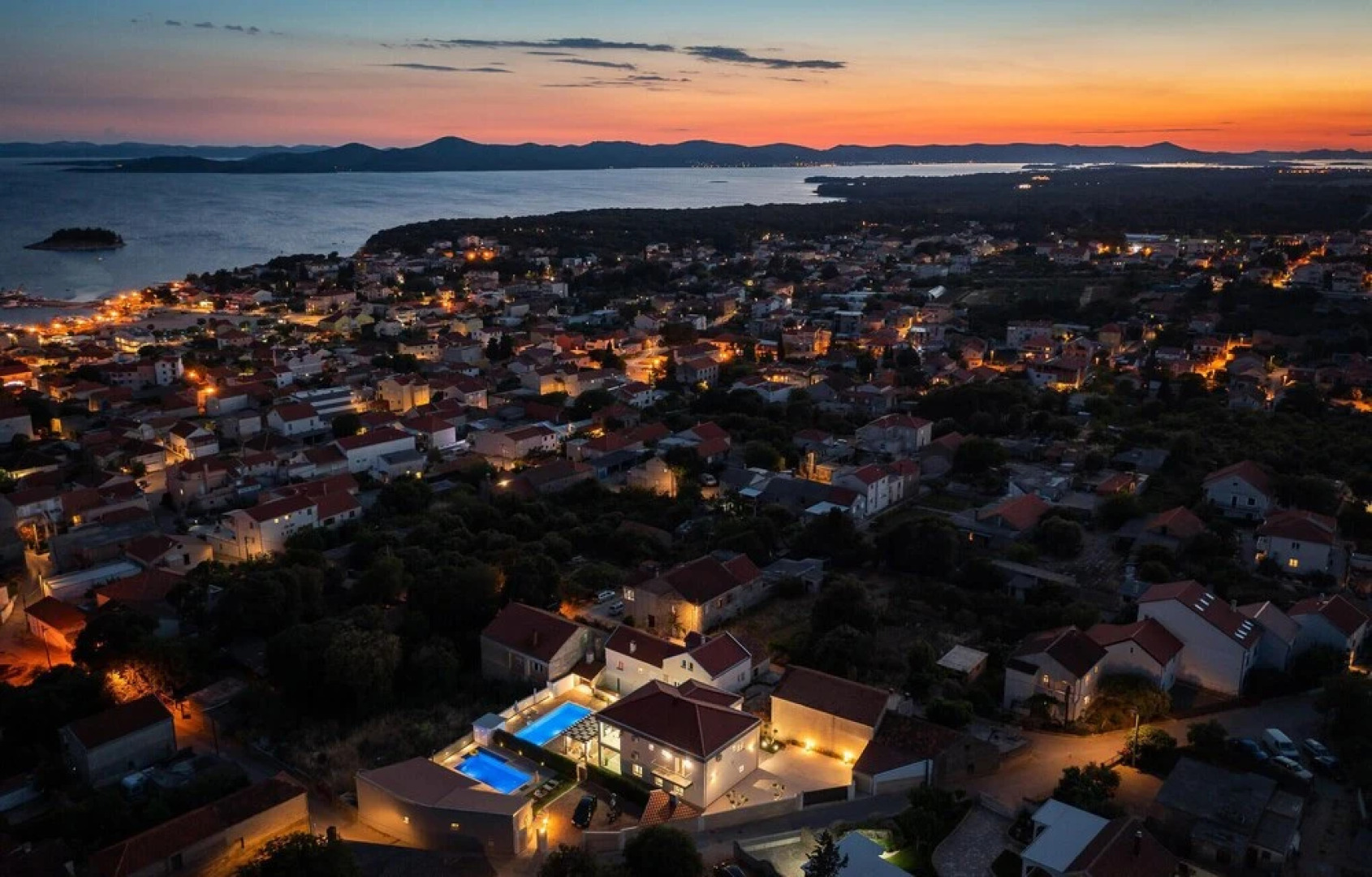 Beautiful Home in Pakostane With 4 Bedrooms, Wifi and Outdoor Swimming Pool