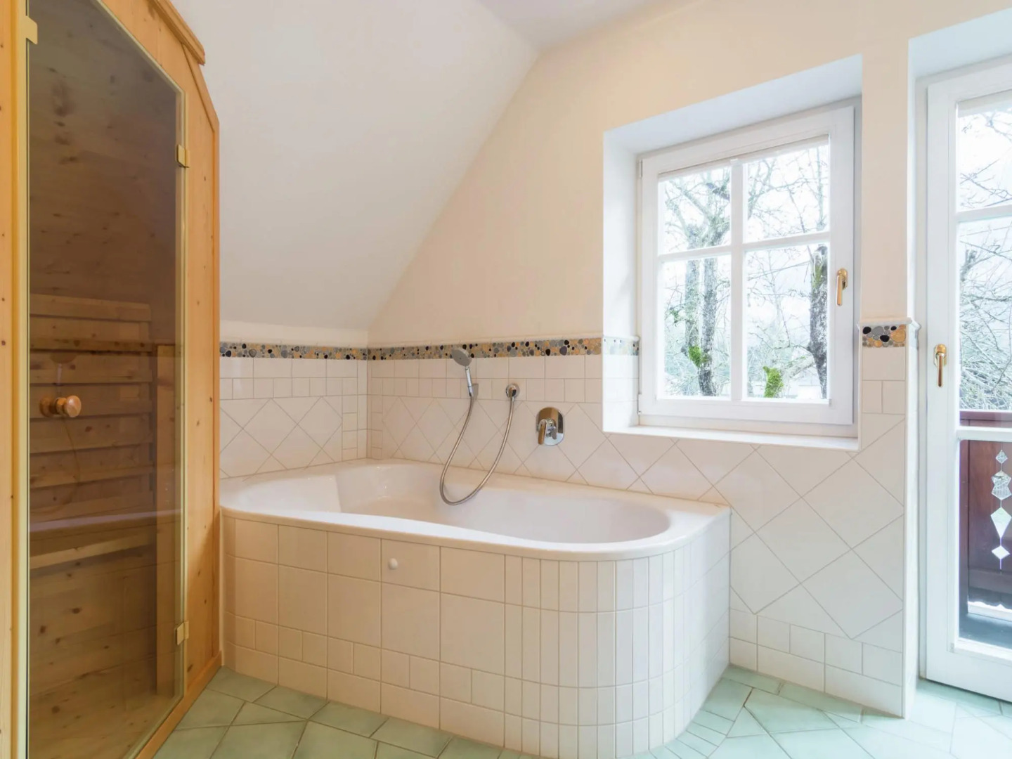 Tranquil Holiday Home in Kleblach-Lind with Infrared Sauna