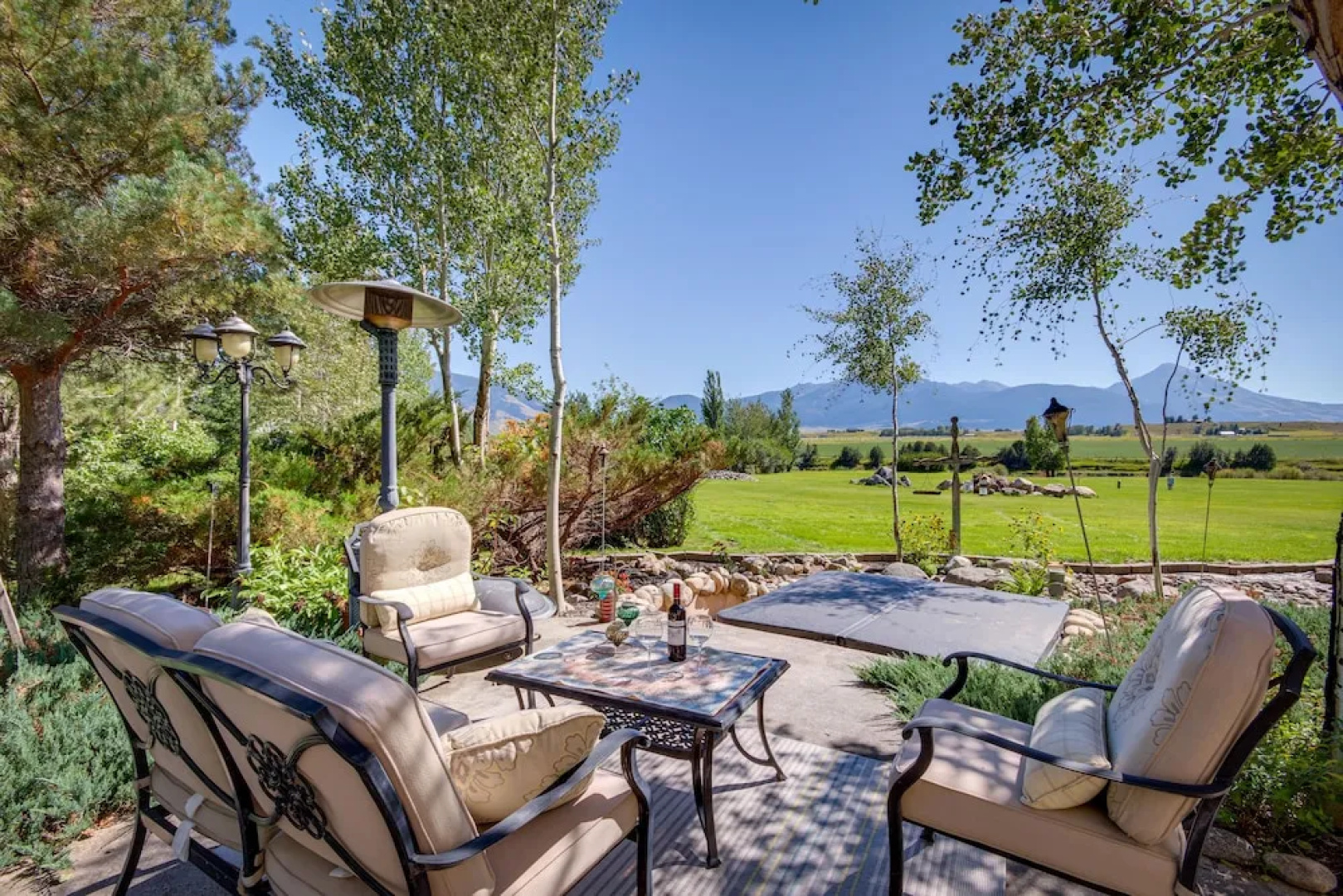 Riverfront Livingston House in Paradise Valley!
