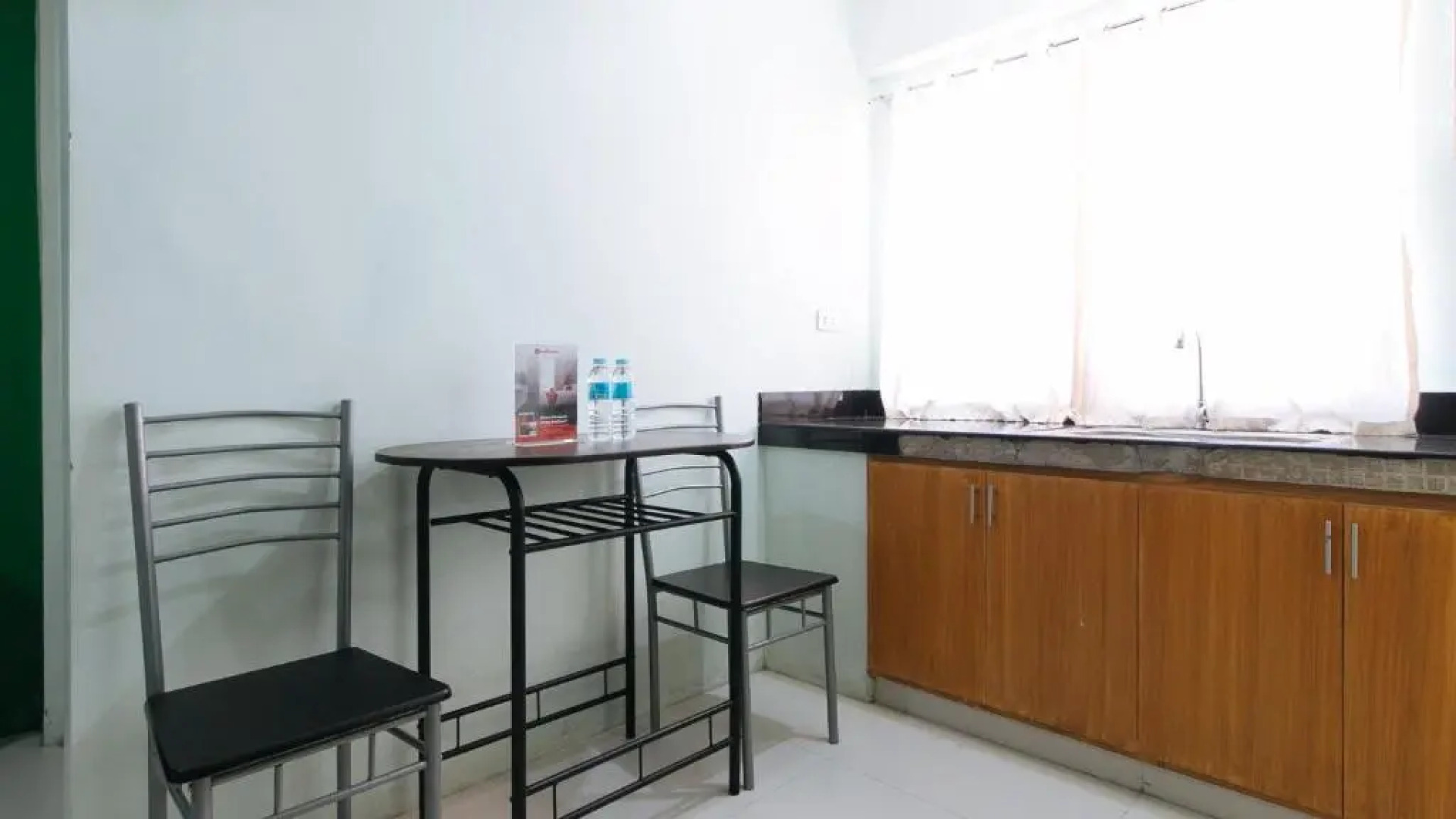 RedDoorz near C5 Kalayaan Avenue Makati