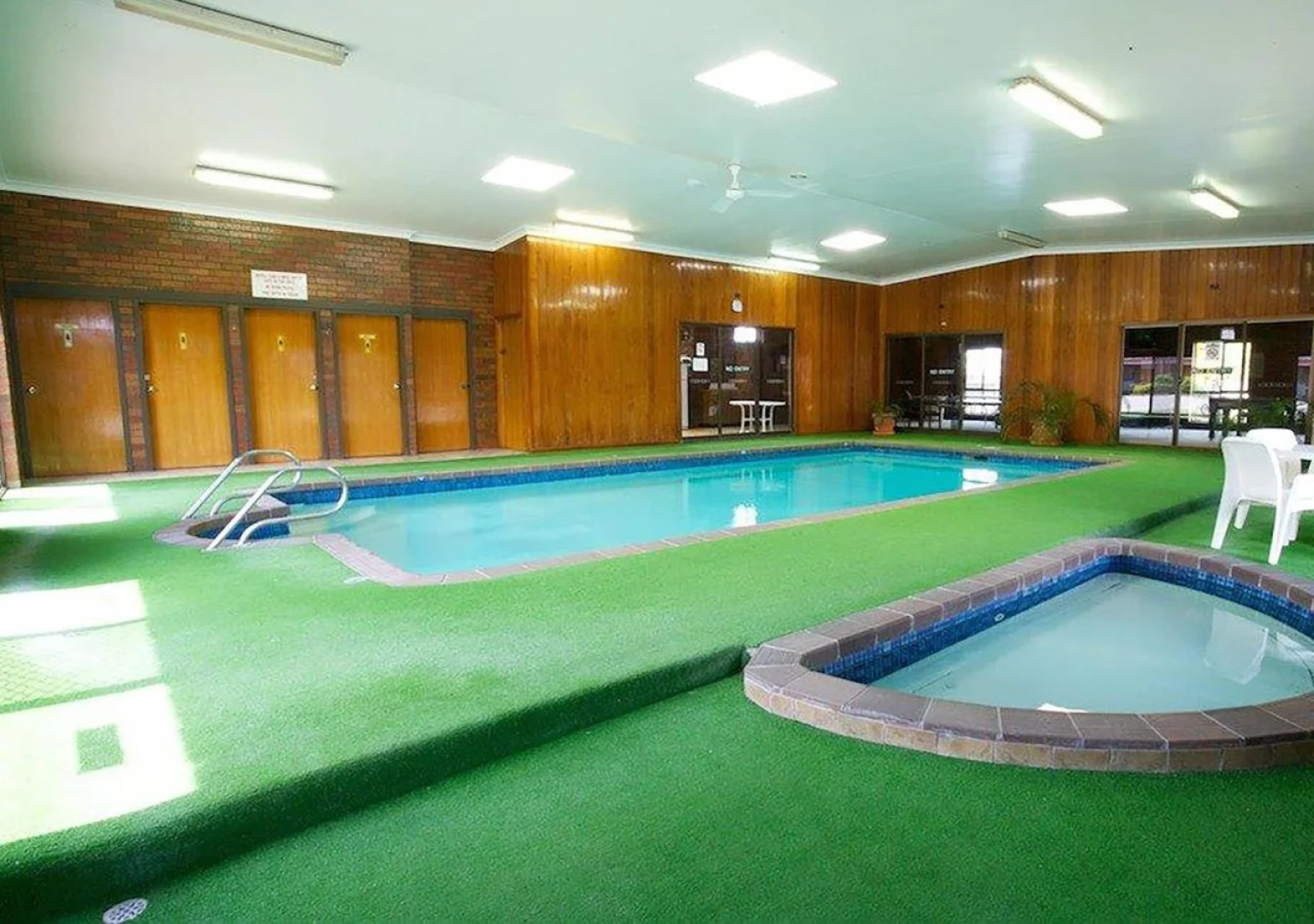 Golden Grain Motor Inn