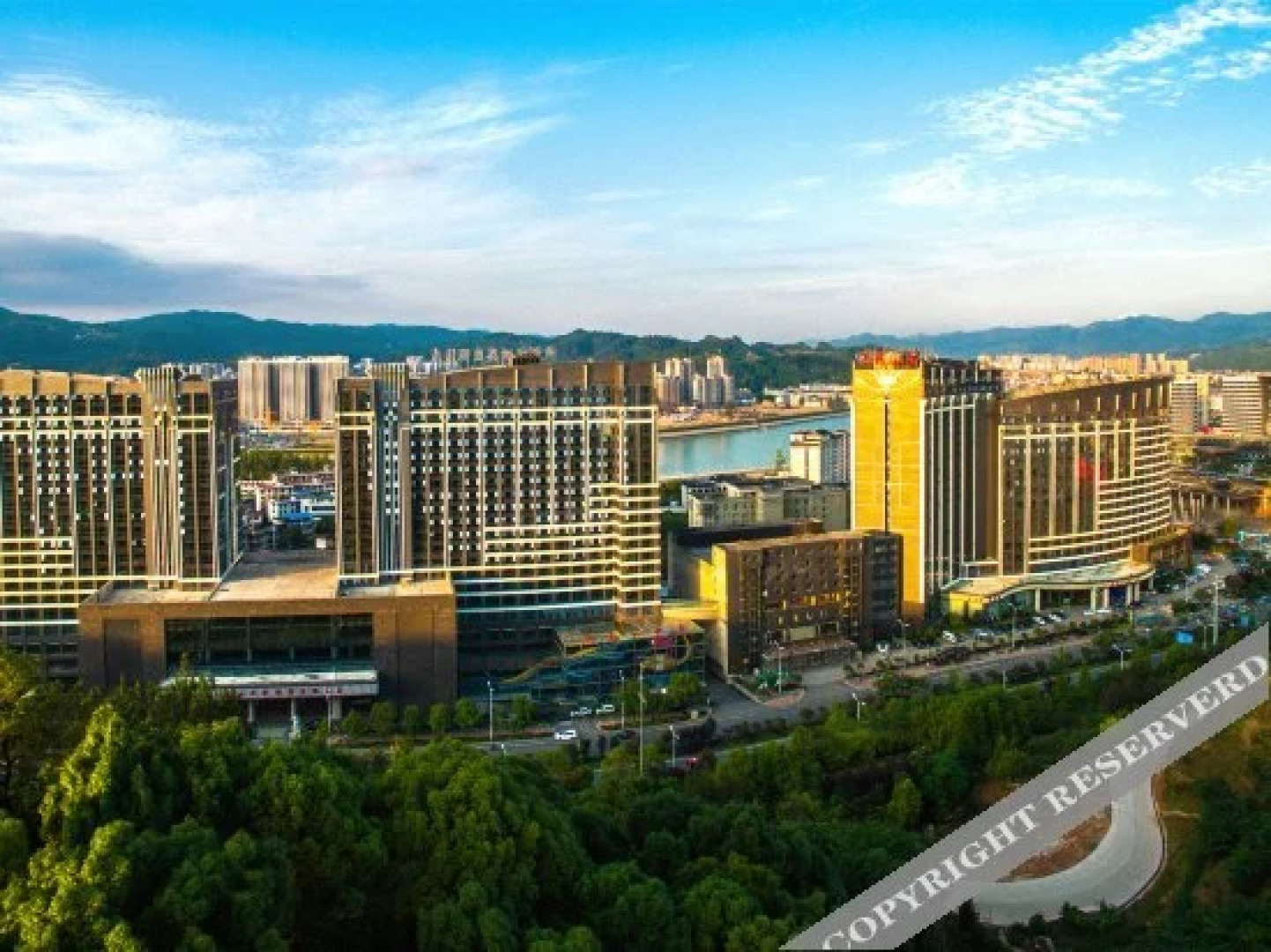 Zhangjiajie World Water Four Seasons International Hotel