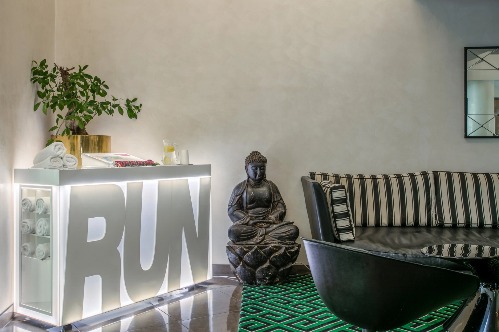 Crowne Plaza London - Battersea