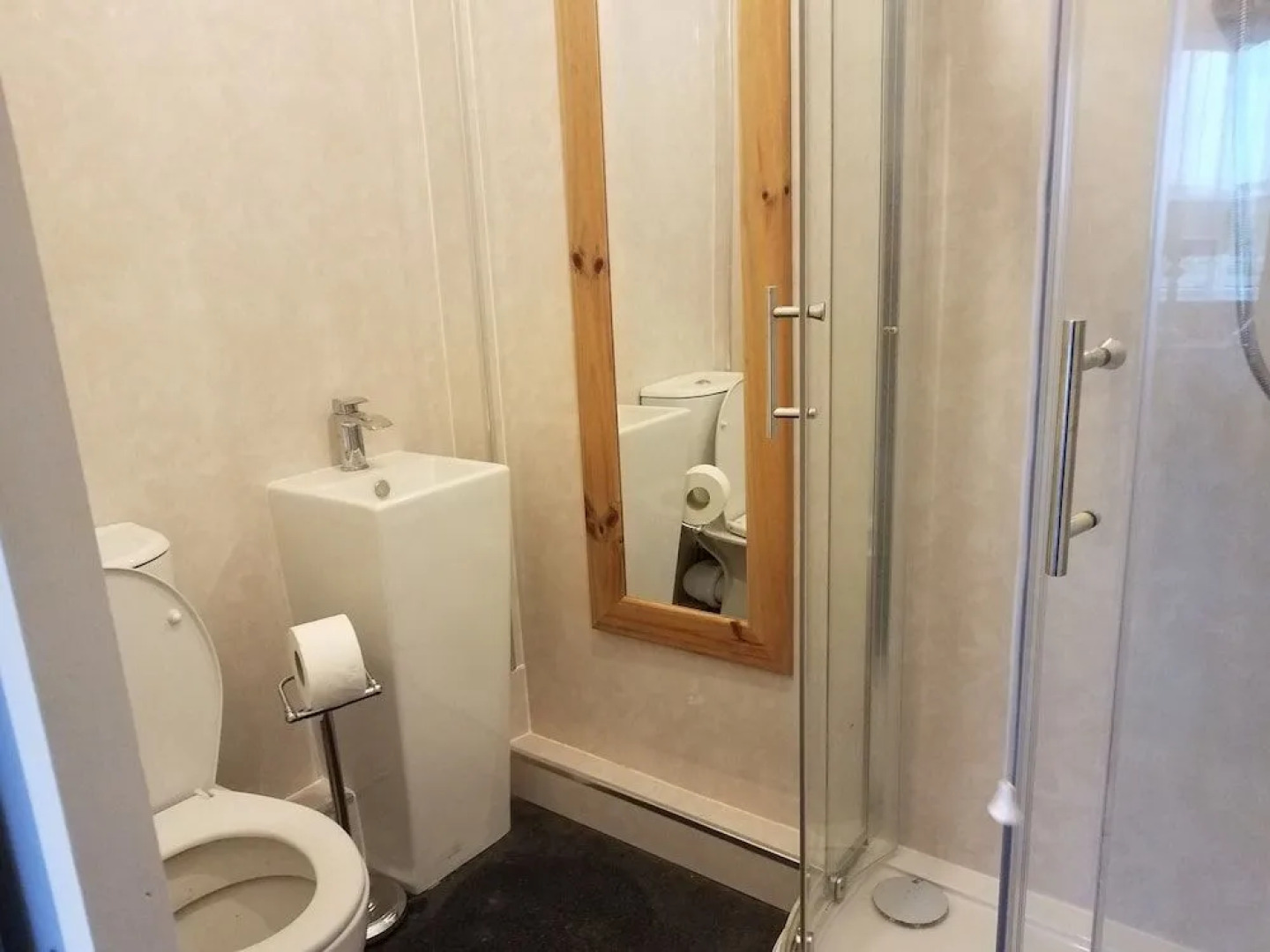 The Mayfair Lodge  Family Suite