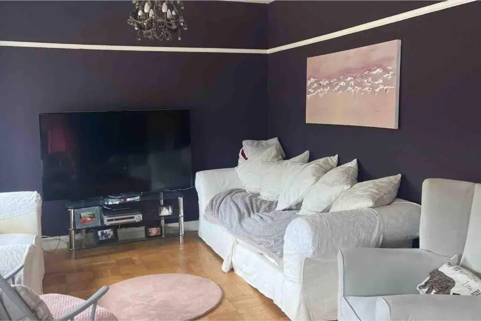 Pet Friendly, Unique 4-bed Bungalow in Porthcawl