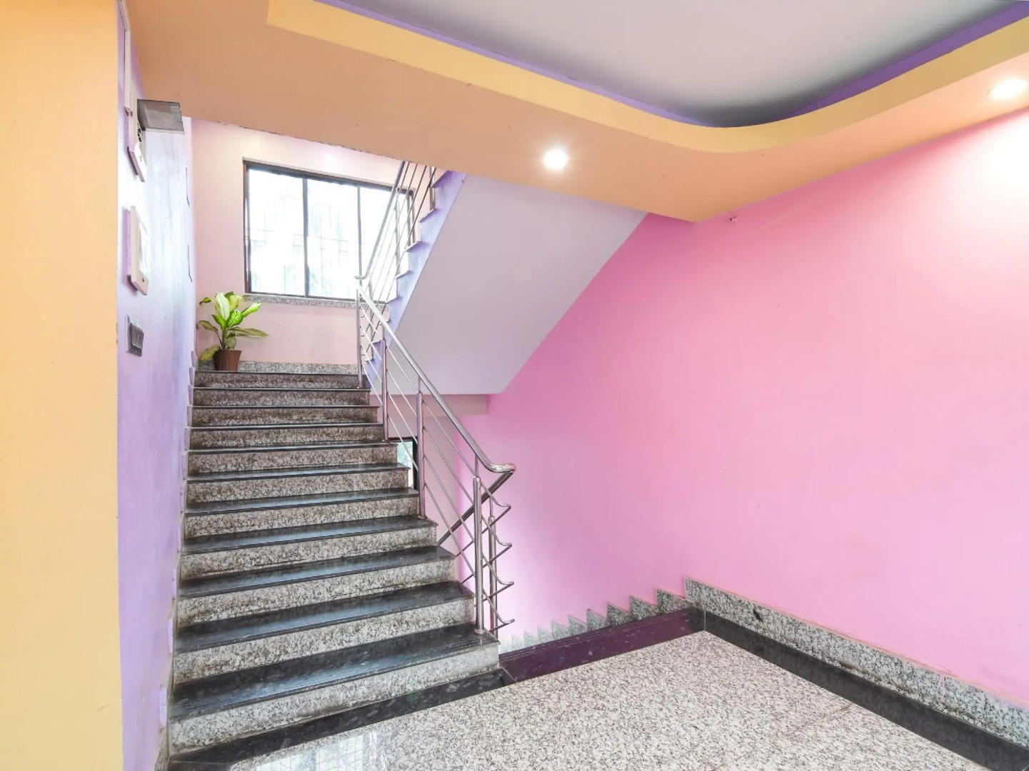 OYO 71174 Hotel Red Velvet