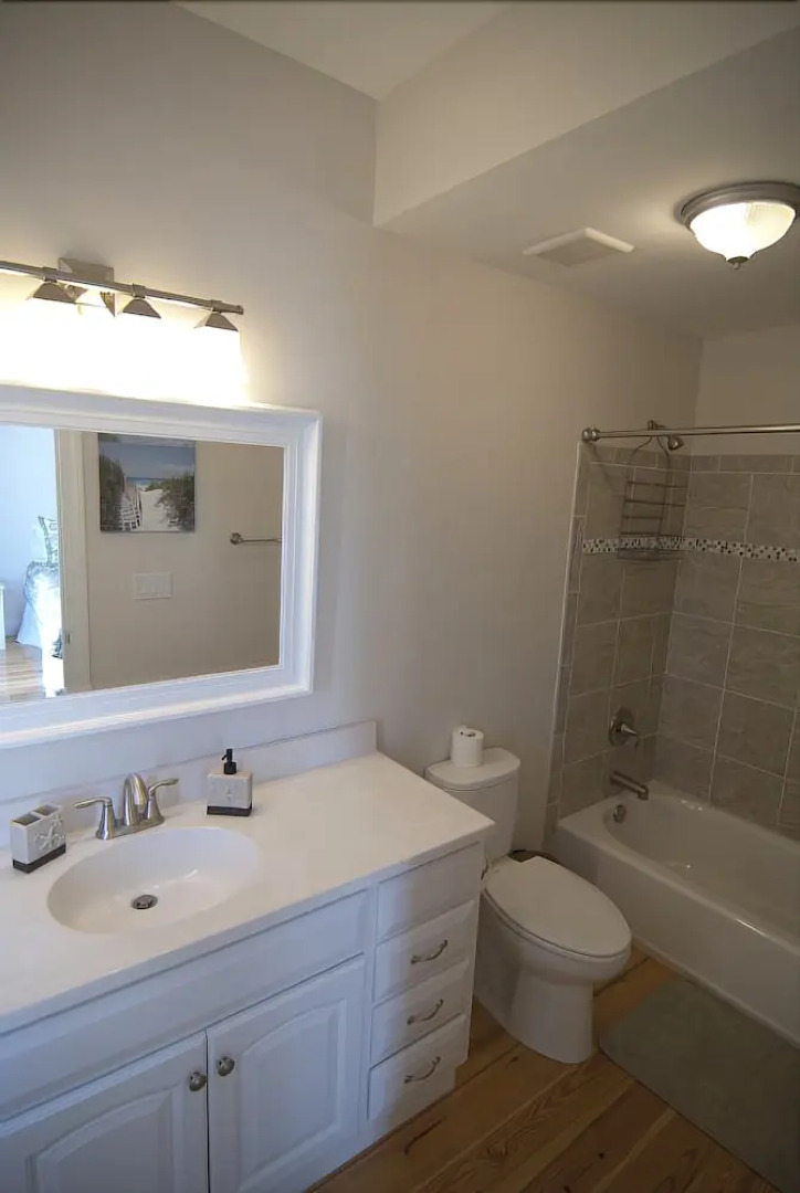 Moontide - 5 Br home by RedAwning