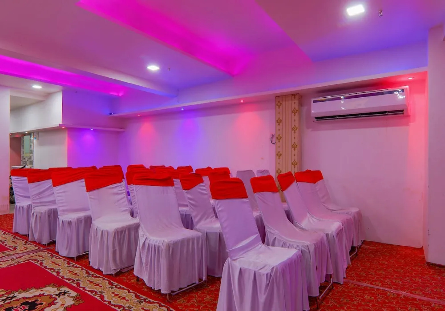 Hotel Moti Mahal by OYO Rooms