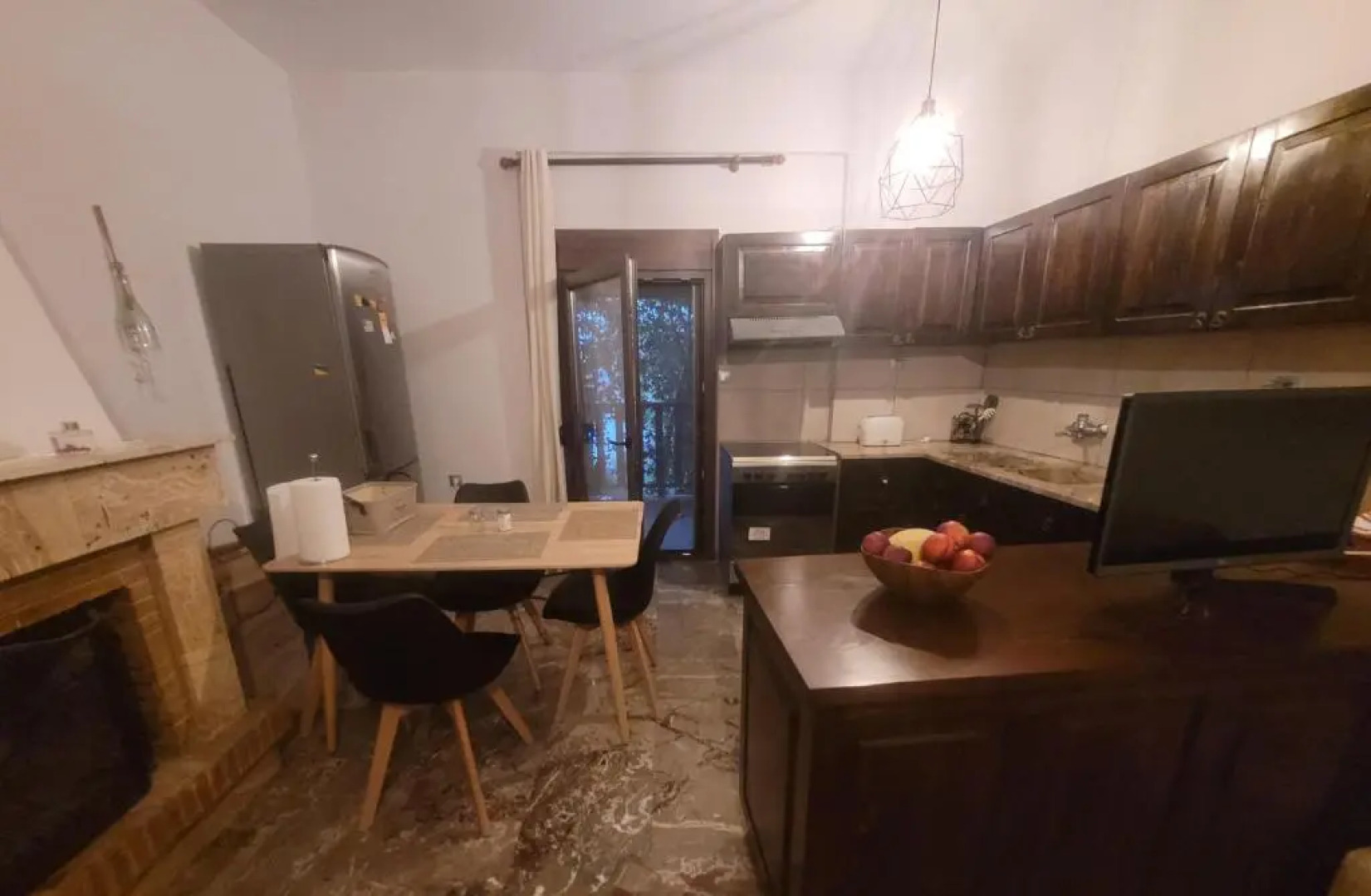 Family house with garden in the center of Polychrono