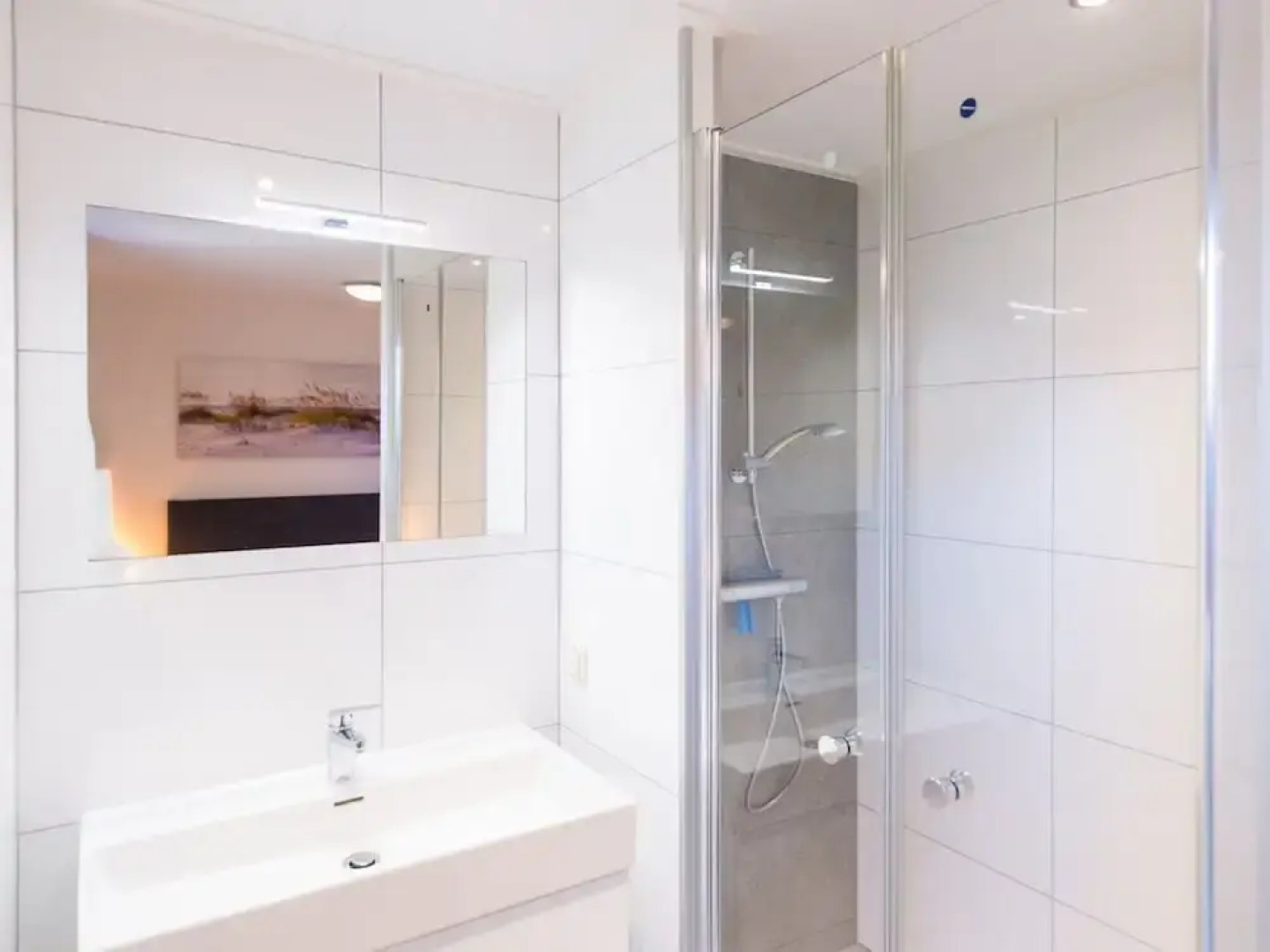 Modern Lodge With two Bath Rooms, Near the Beach