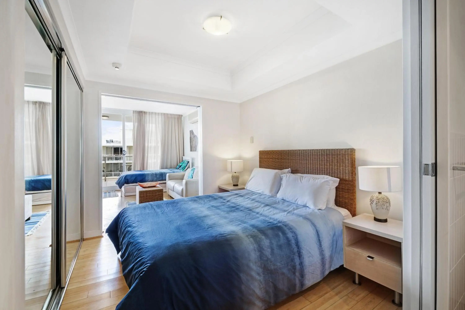 BASE Holidays - Ettalong Beach Premium Apartments