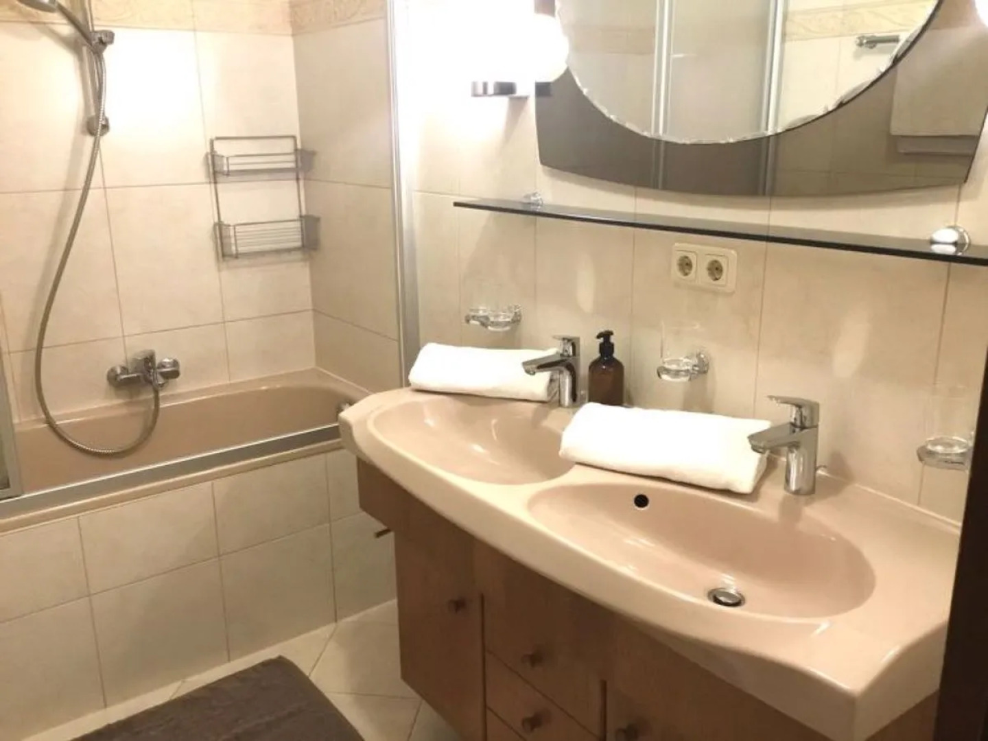 Burg Biedenegg mit SchlosscafiA© (FIE211)