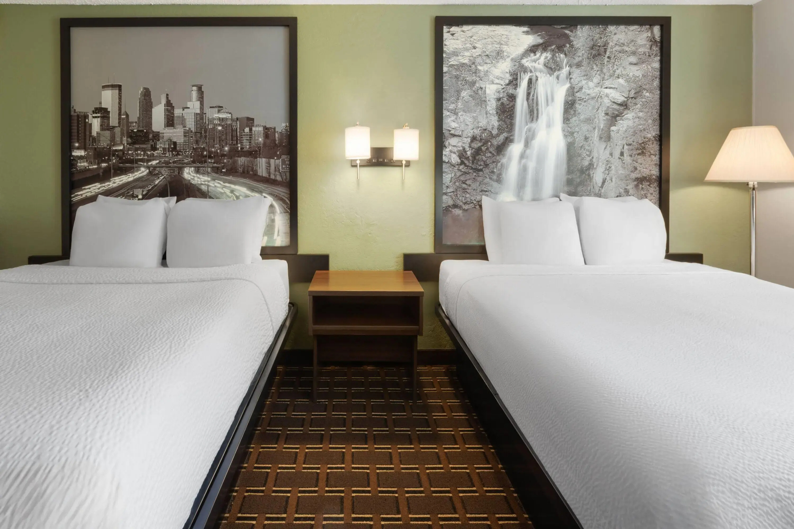 Super 8 by Wyndham Winona MN