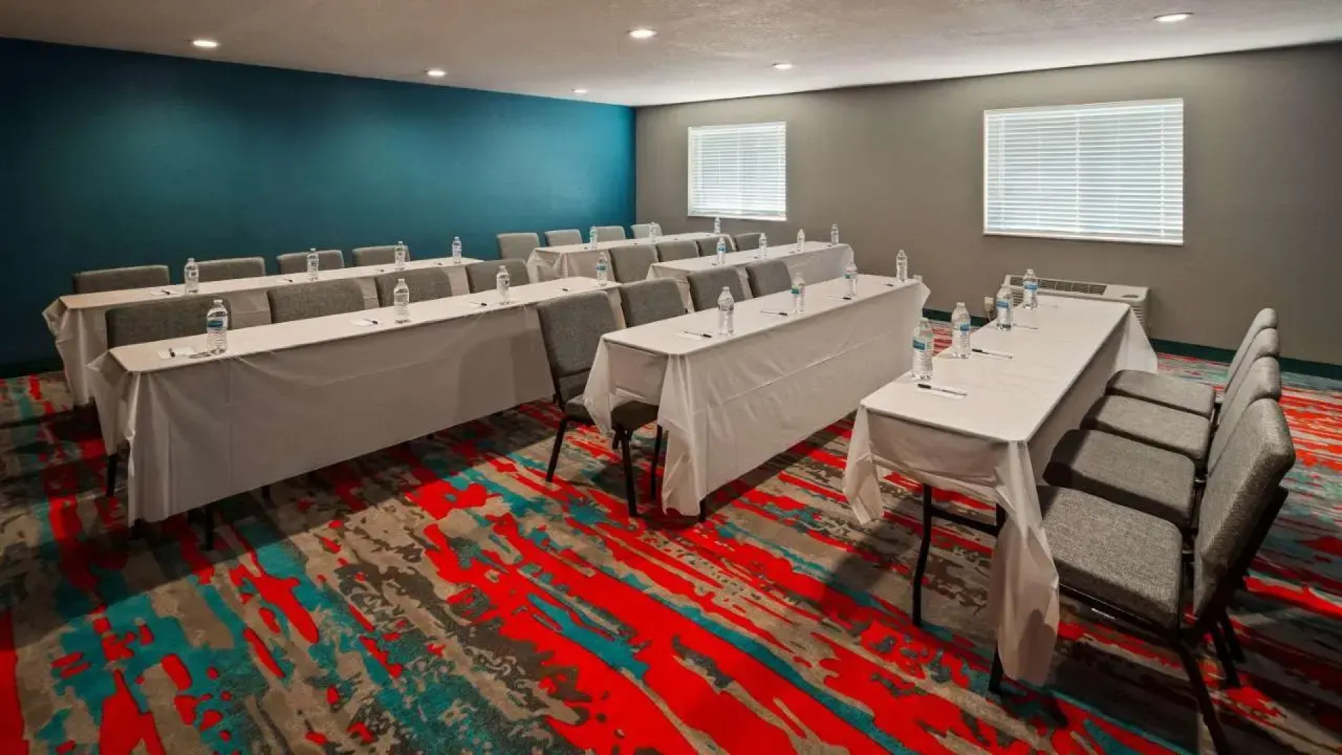 Magnuson Hotel and Suites Lansing