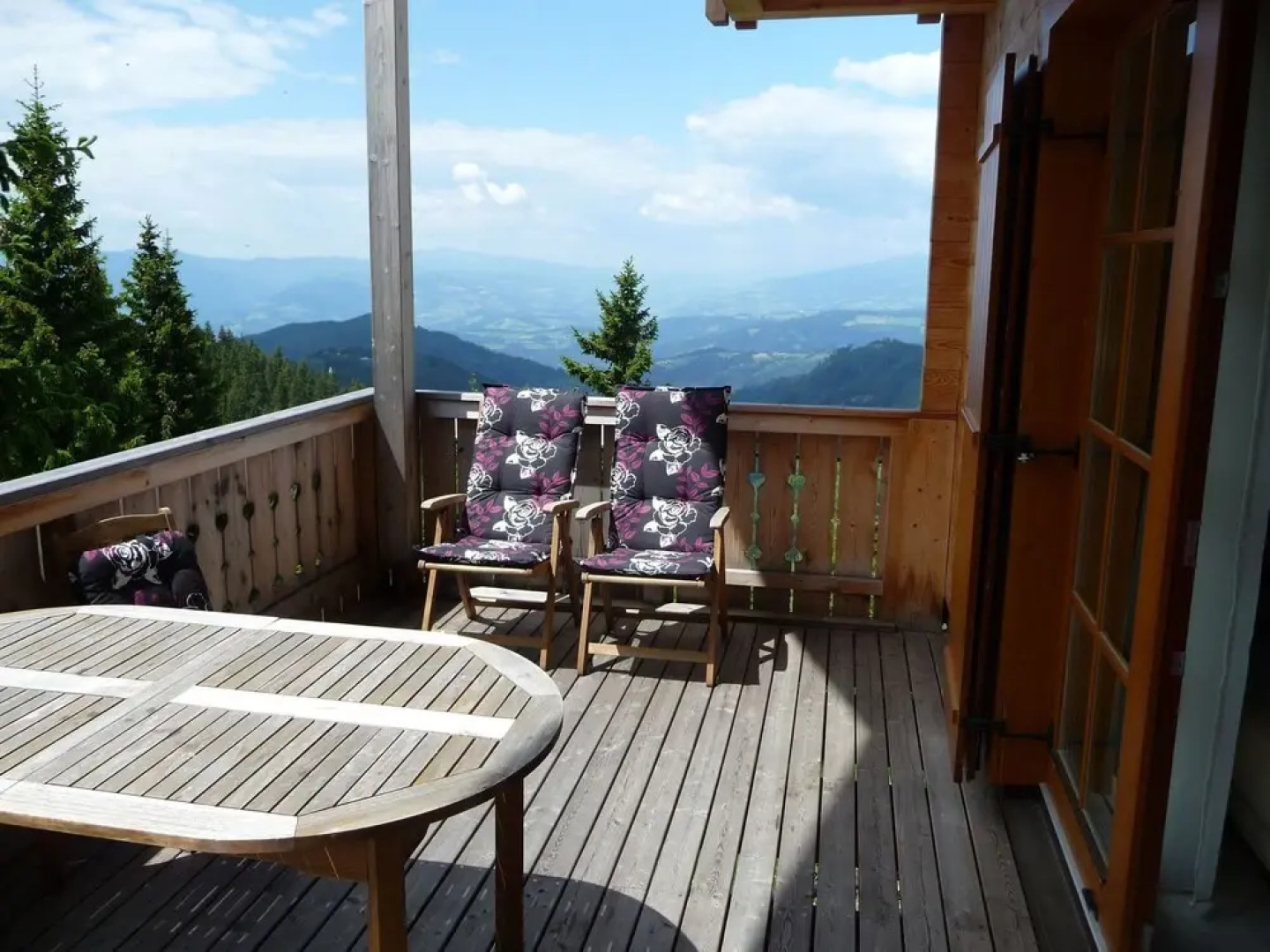 Luxury Chalet with Sauna in Koralpe near Ski Area