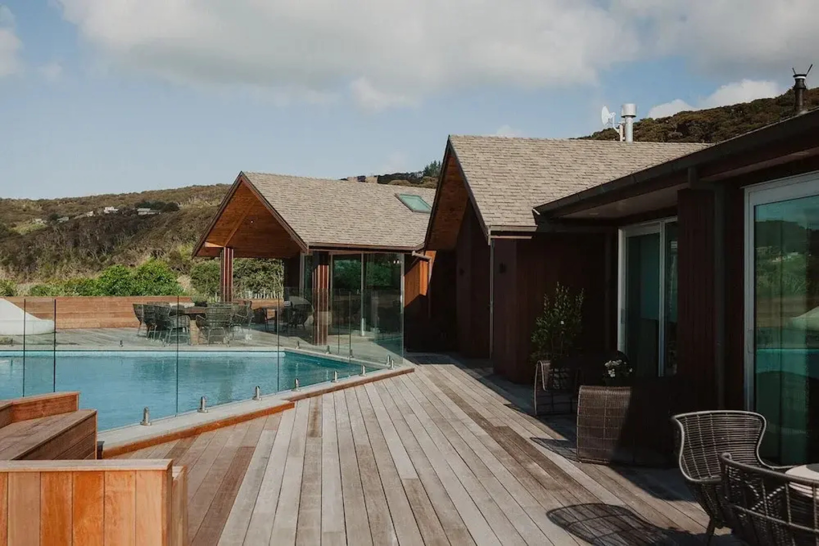 Te Whaanga Retreat & Spa Lodge & Canvastown Luxury Glamping Tents