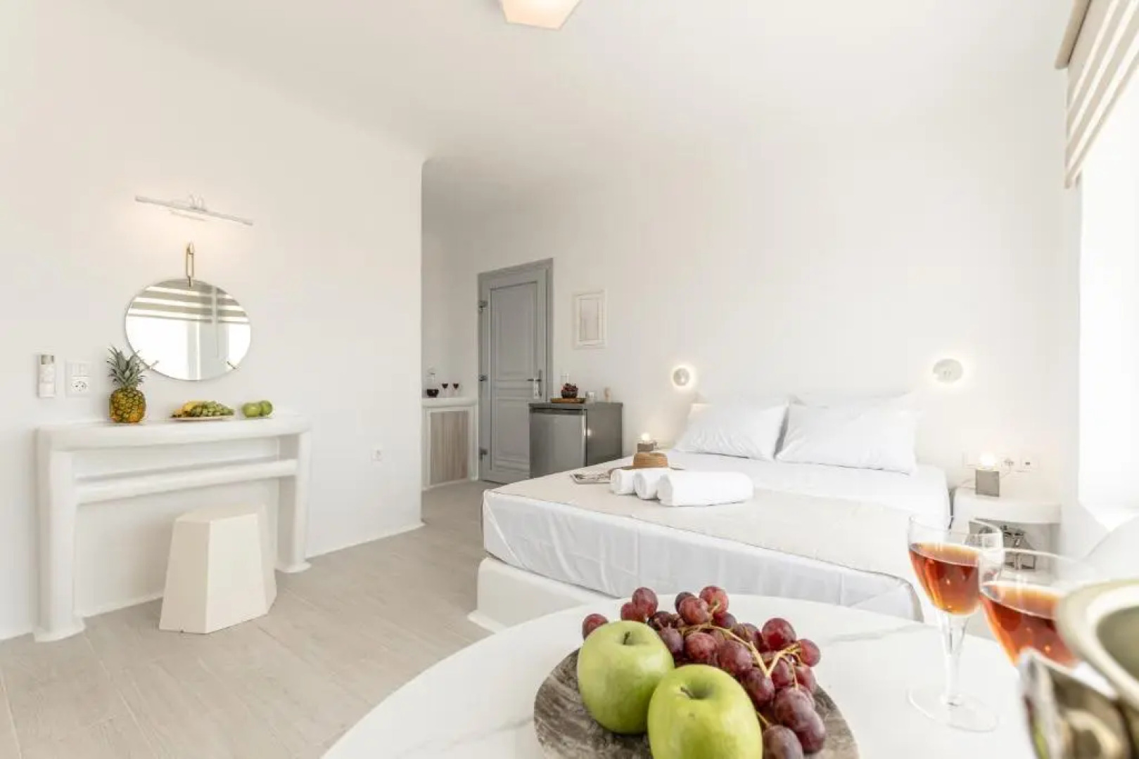 Ariadne's Crown Suites