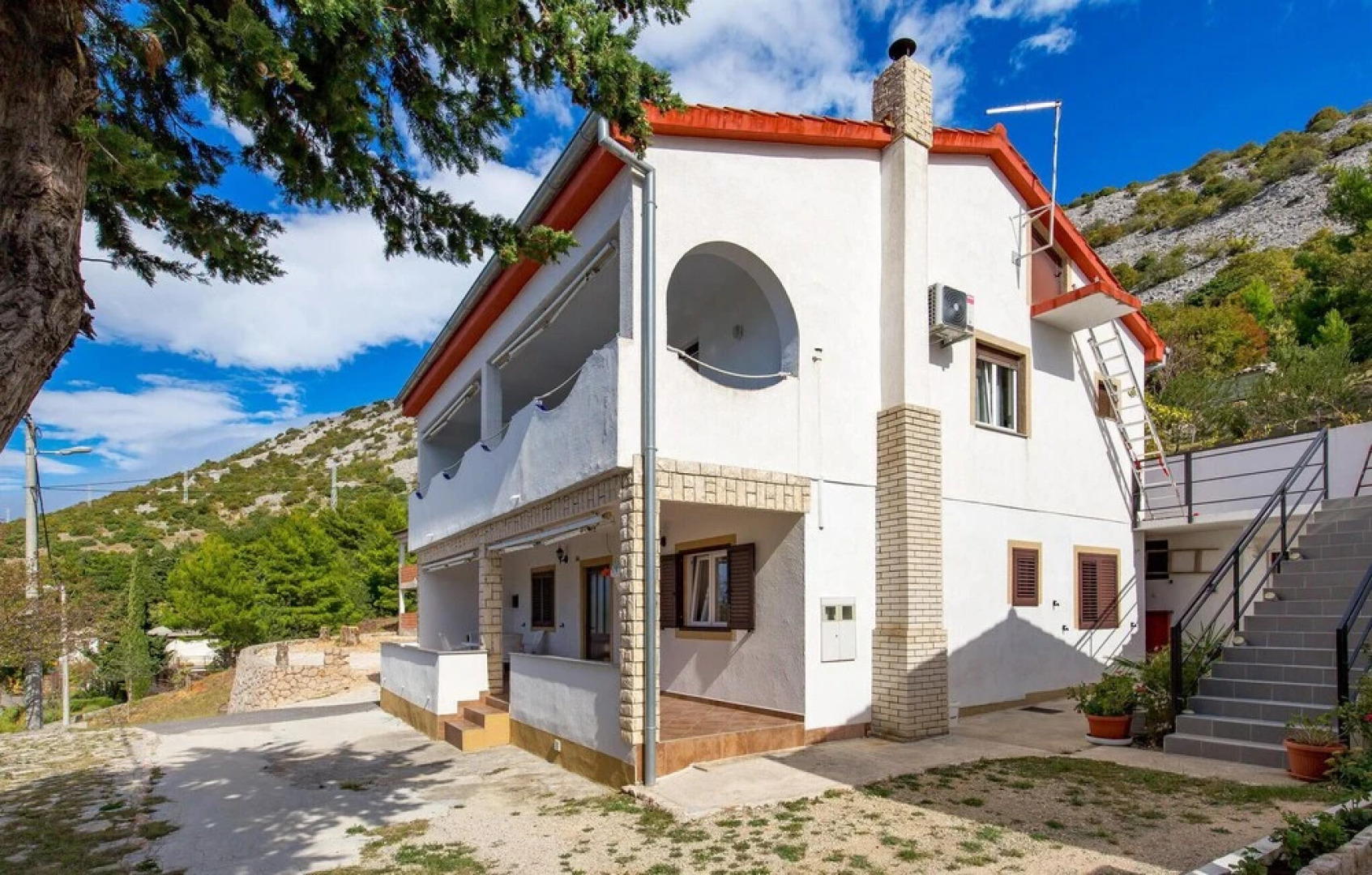 Nice Home in Baric Draga With Wifi and 1 Bedrooms