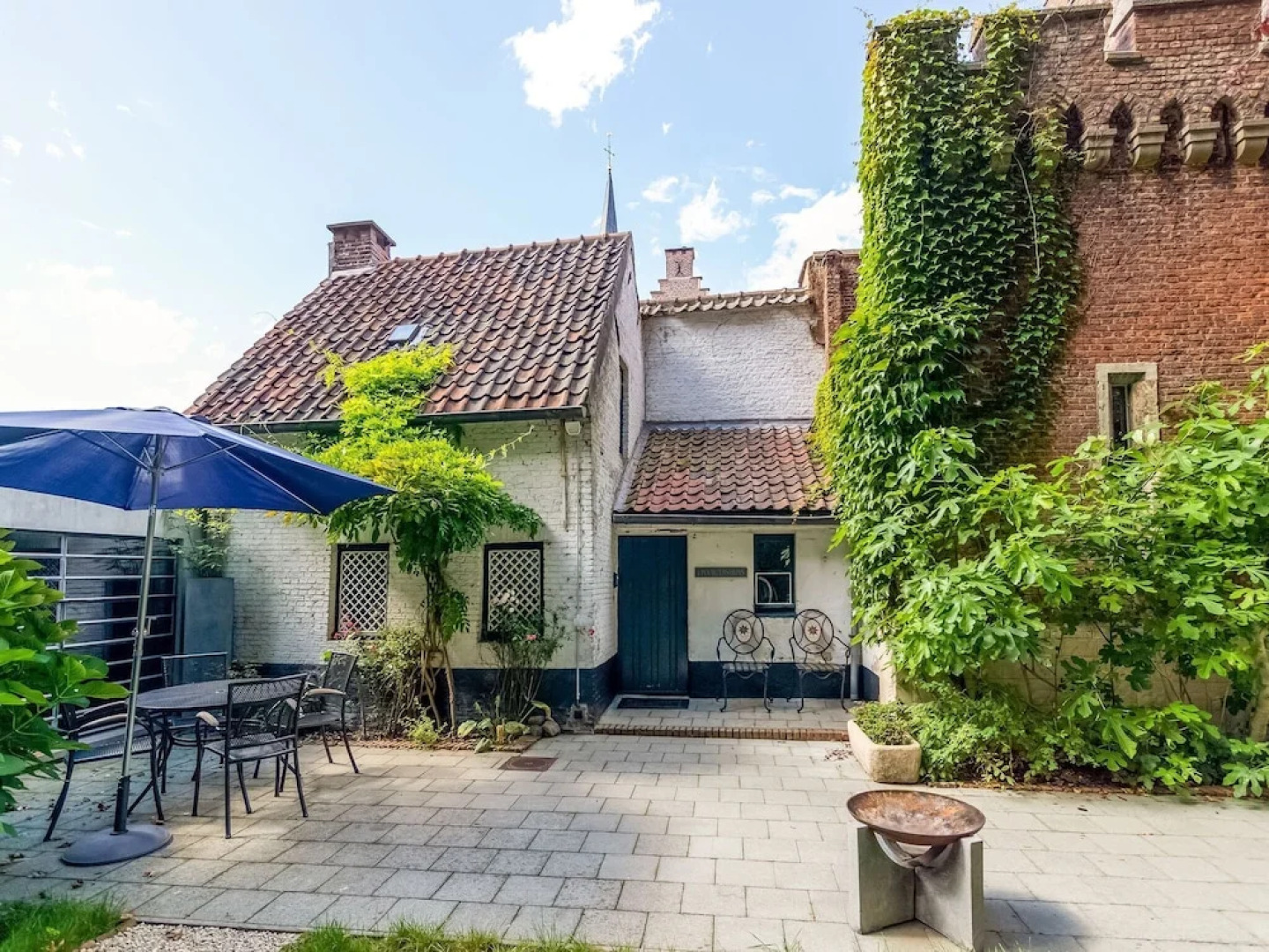 Boutique Holiday Home in Kruibeke with Garden