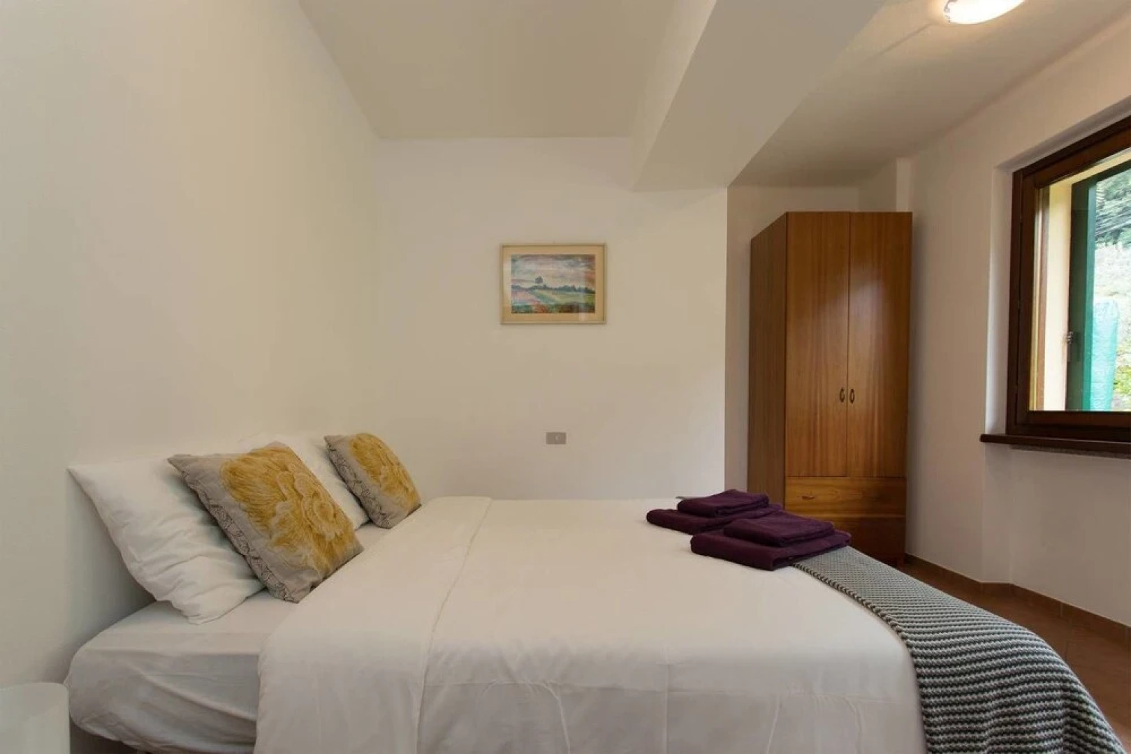 Stresa Apartment With Private Access to Beach