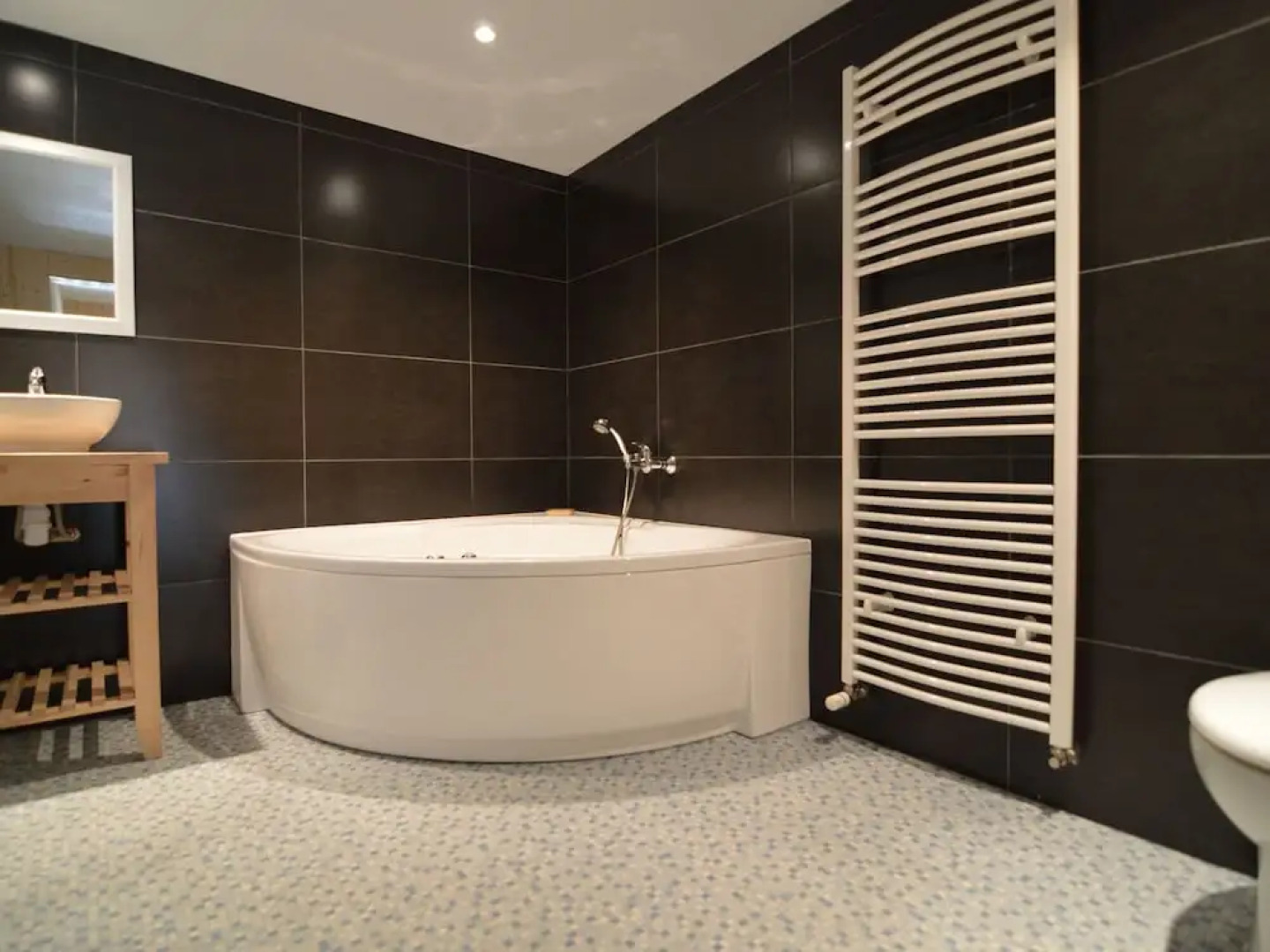 Cottage on a private property with wellness center and jetty for pleasure boats