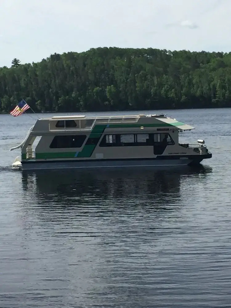 Pine Point Lodge, Resort & Motel