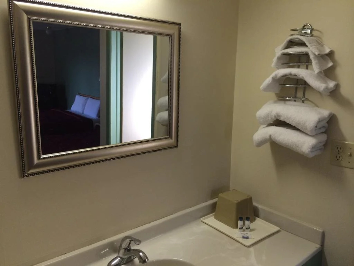 Super 7 Motel Sedalia