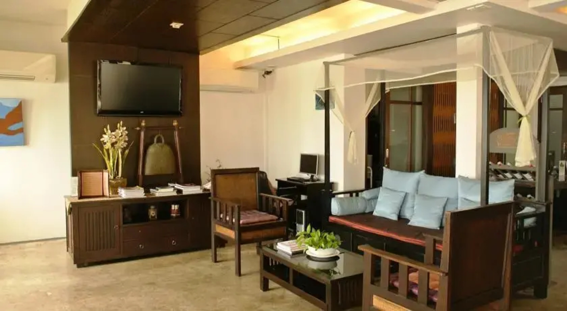 The Herbs By The Sea