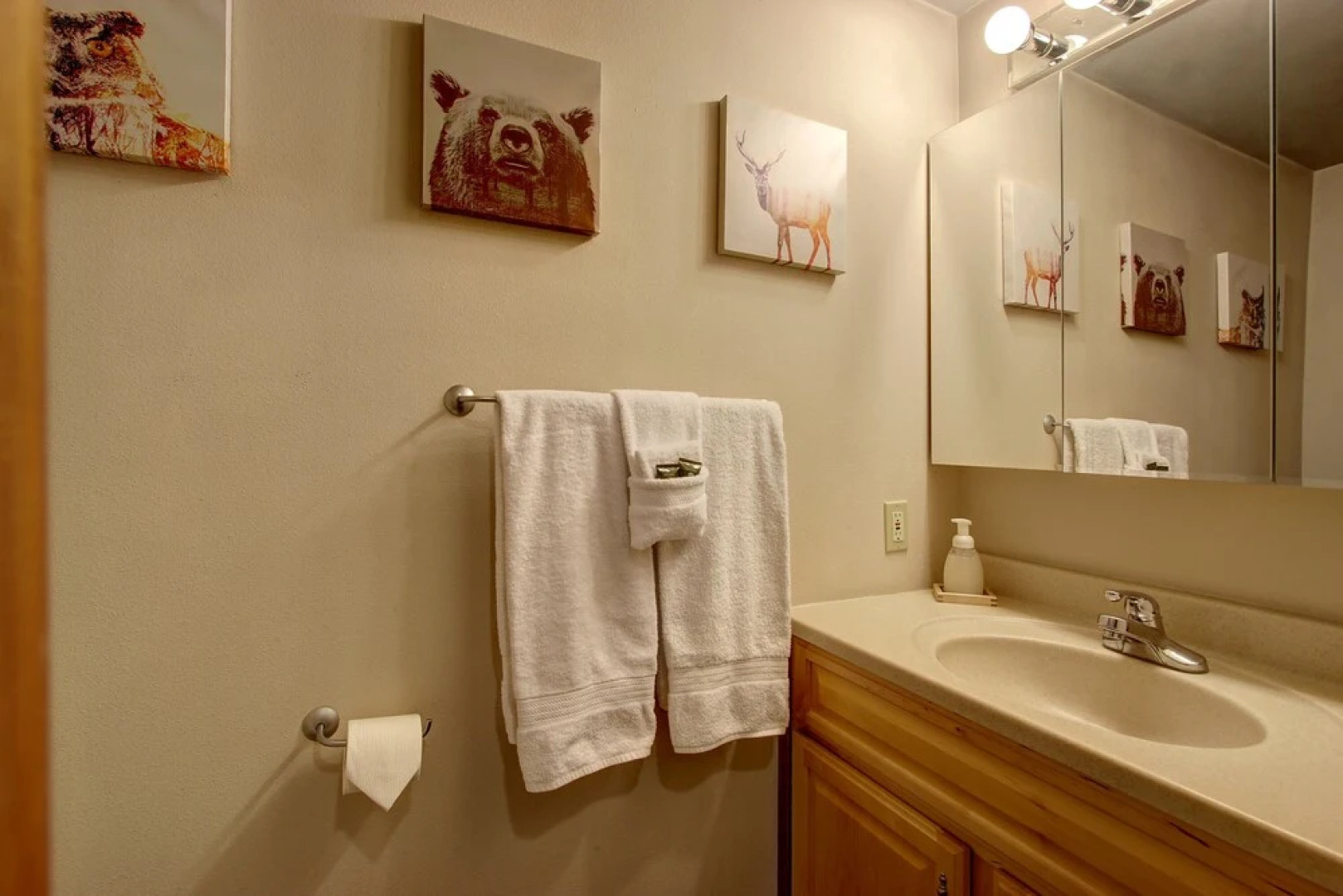 Rustic River Paradise - One Bedroom Cabin with Hot Tub