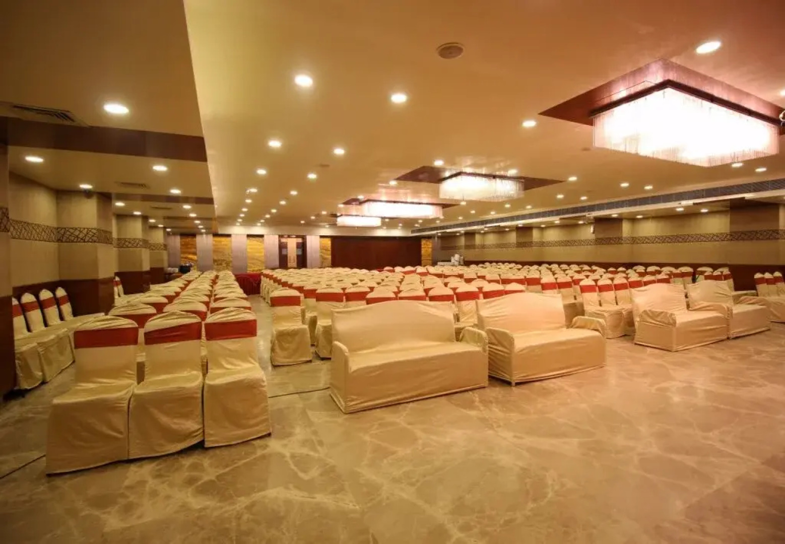 OYO Premium Jubilee Garden Jawahar Road