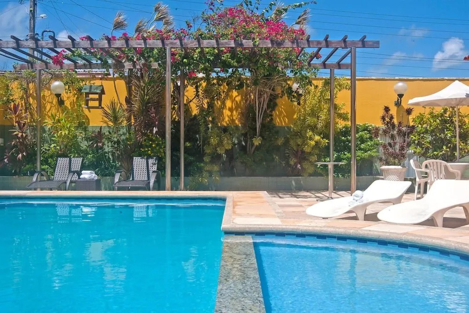 Casa com Piscina no Iguape 50m do Mar