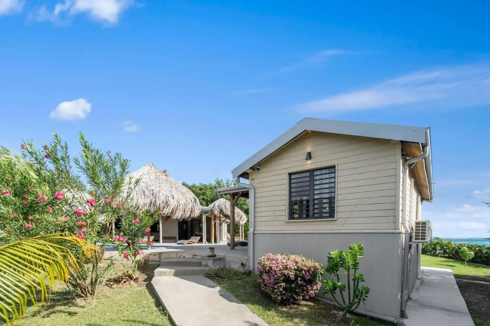 Villa Latitude 14.54 : 4 ch, piscine, vue mer, spot de kitesurf