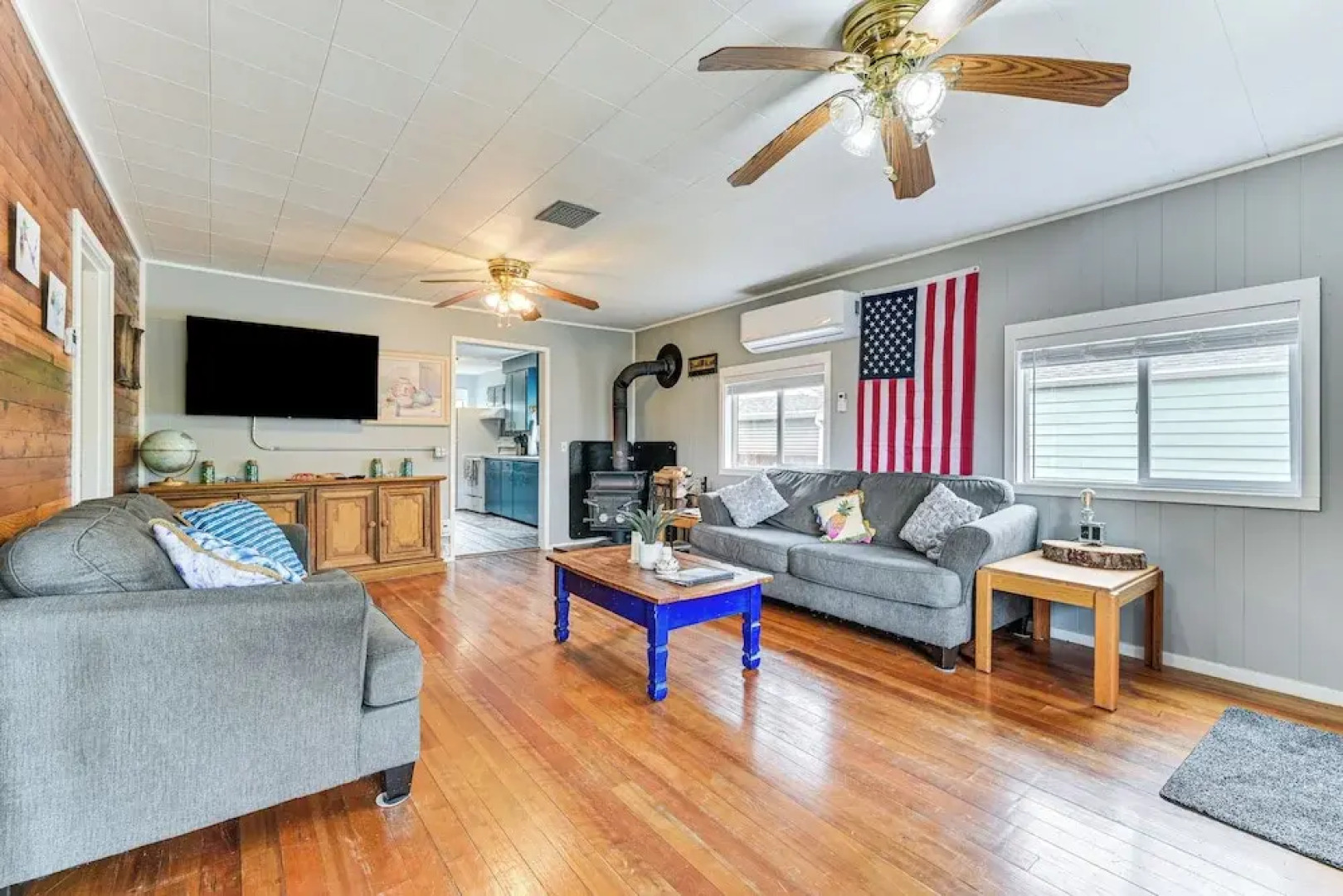 Walk to Beach: Charming Home - 3 Mi to Seabrook