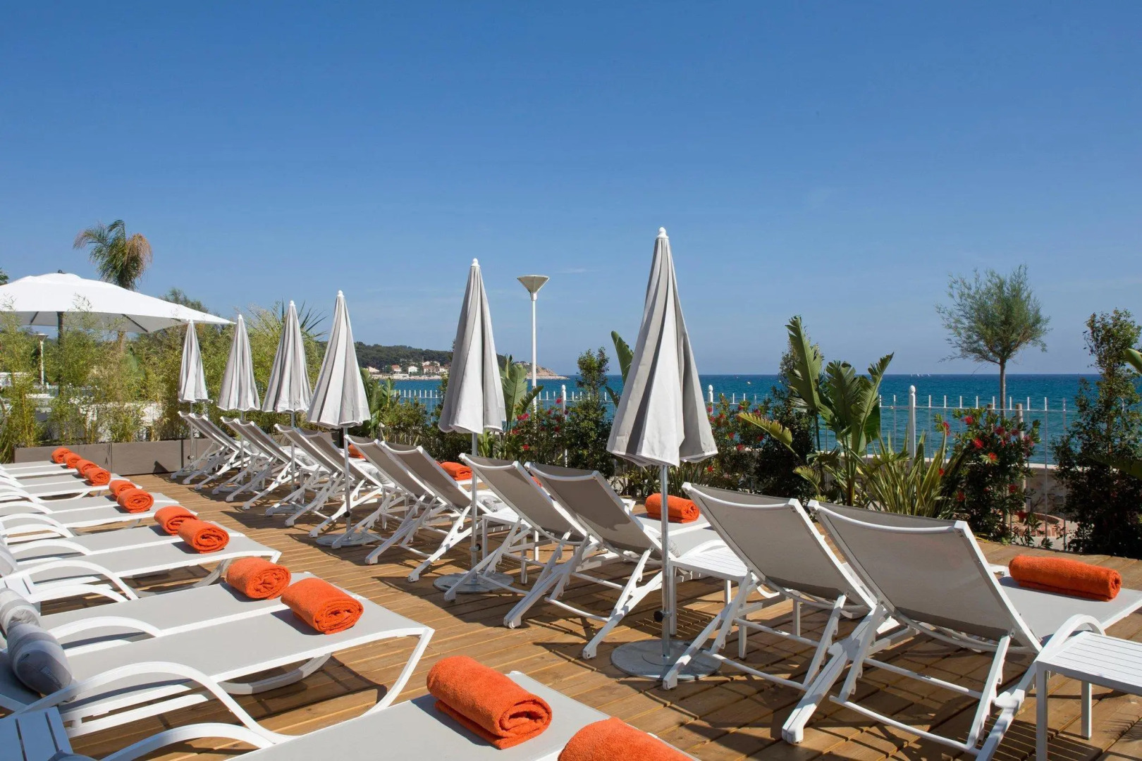 Grand Hotel Des Sablettes Plage, Curio Collection By Hilton