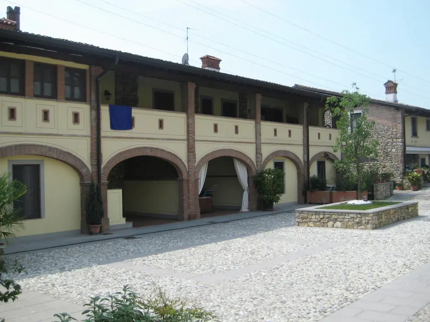 Apartment in the Franciacorta, with private balcony and shared swimming pool