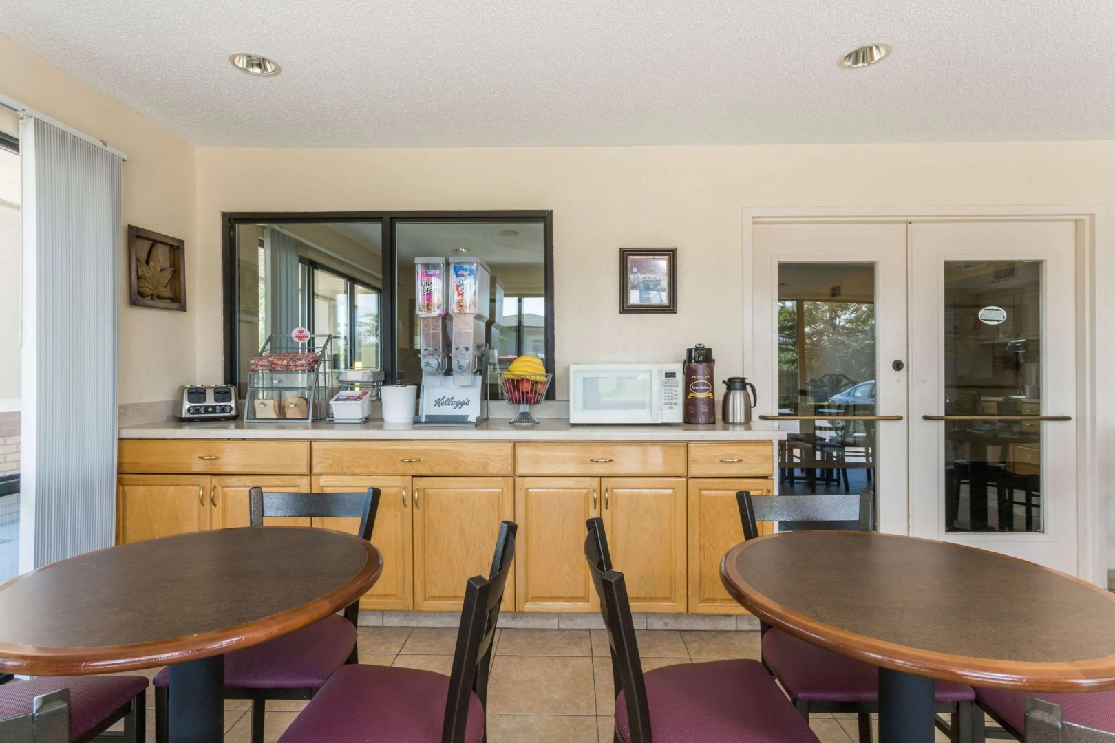 Super 8 by Wyndham Slidell