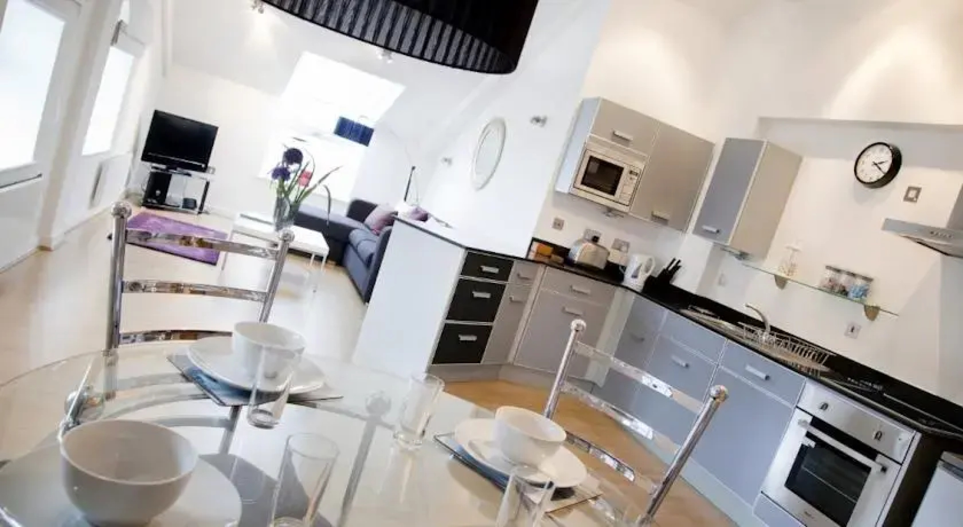 nightspace: Regent House Apartments