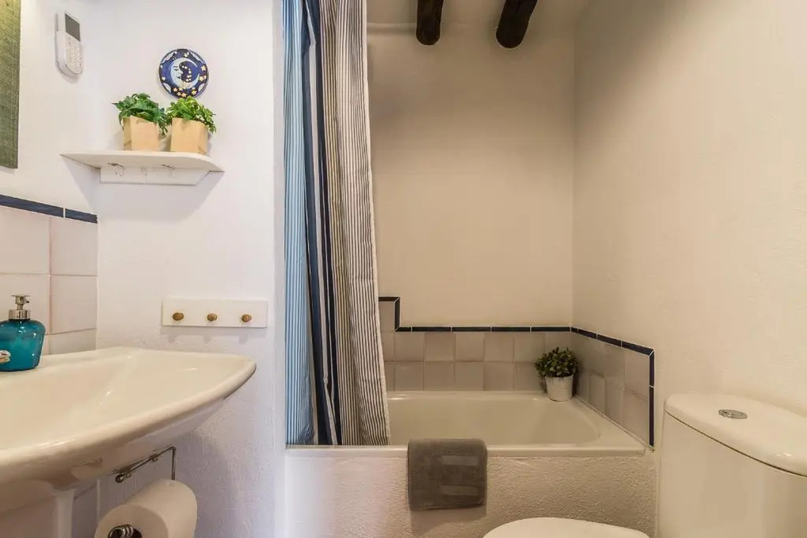 Casa Luna - 16th century traditional spanish village house