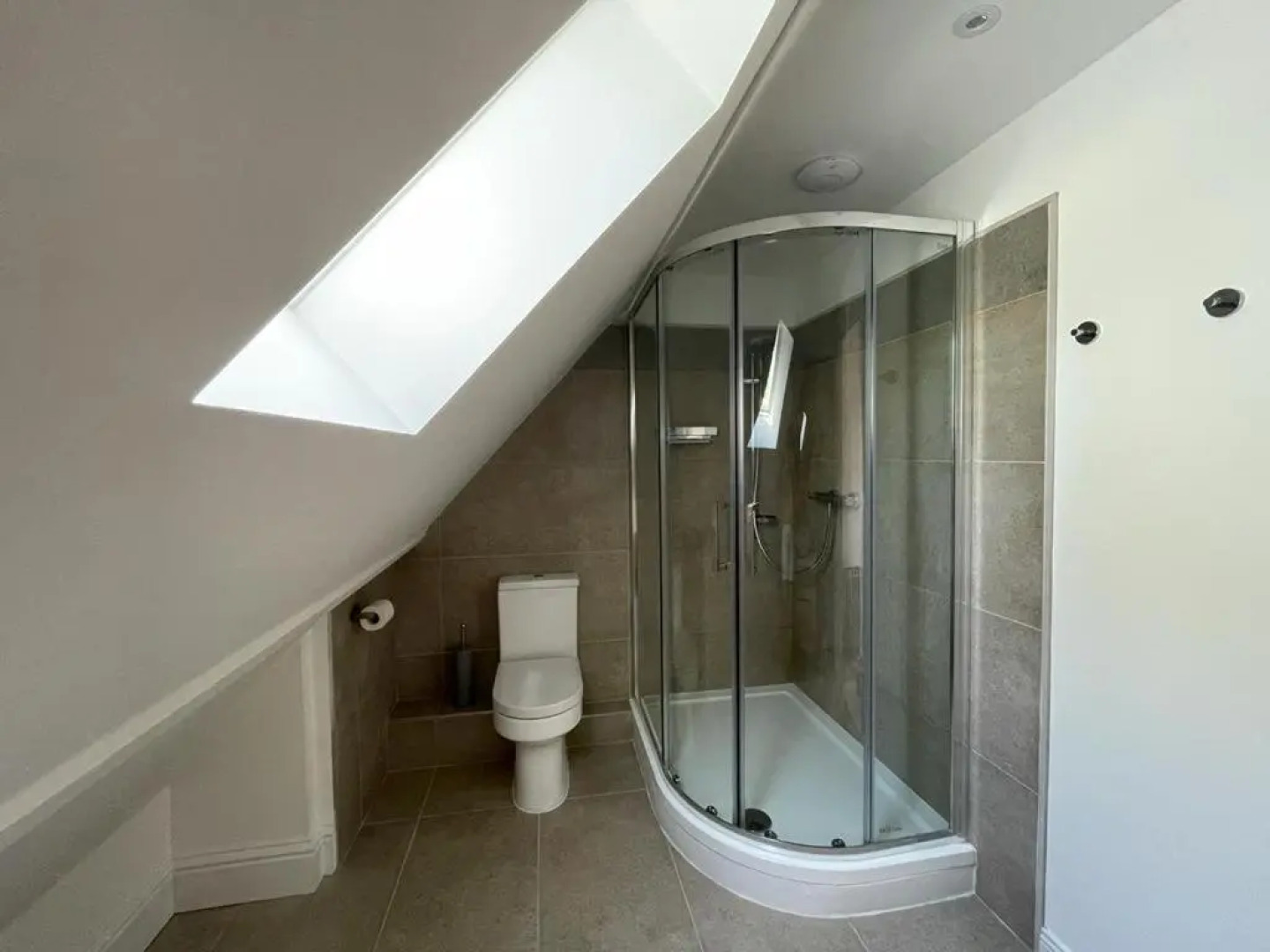 Beautiful 4 bedroom country cottage sleeps 7