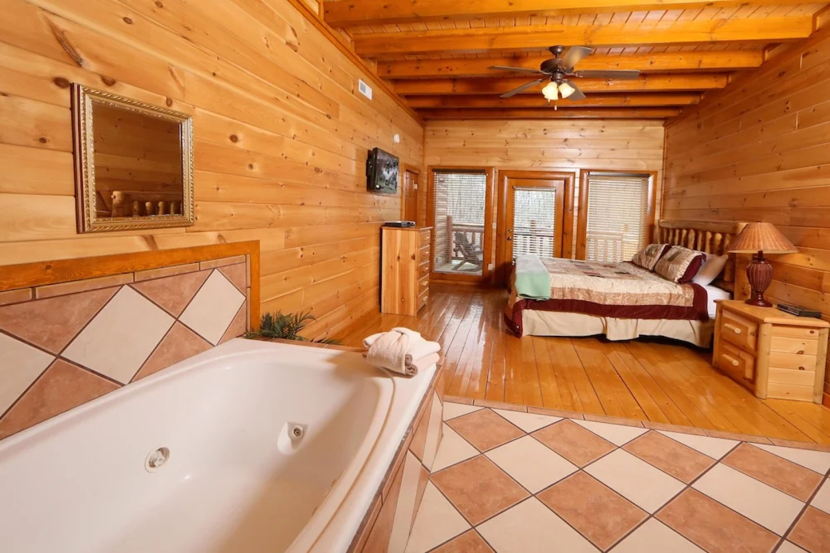 Smoky Mountain Cinema - Six Bedroom Cabin
