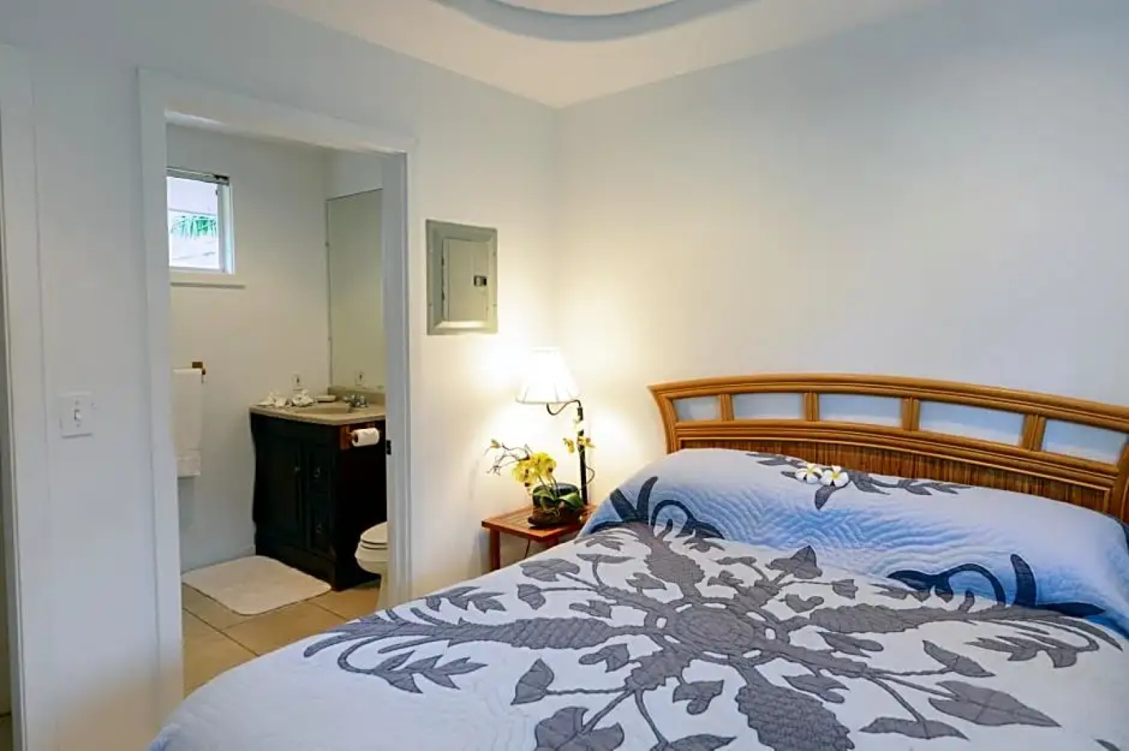 Waimanalo Beach Cottages