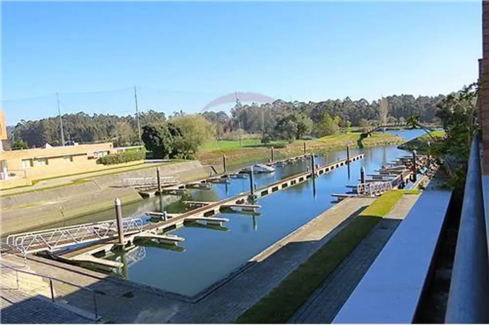 Studio in Esposende, With Wonderful Lake View, Pool Access, Enclosed G