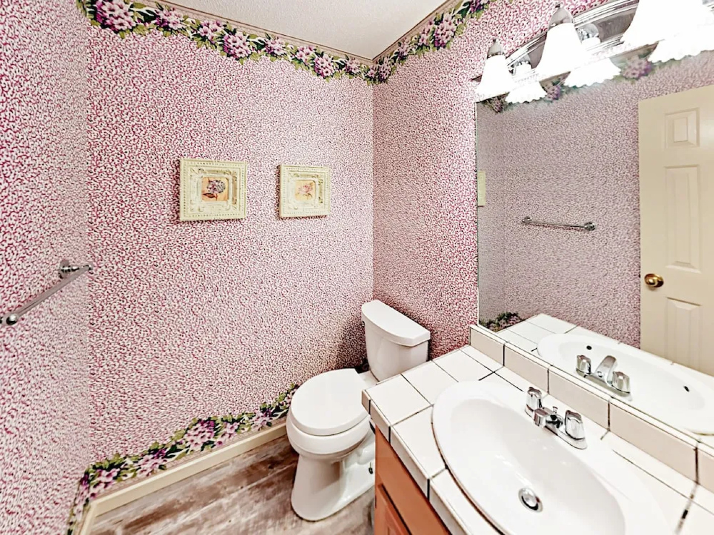 1027 North Sea Bridge Court Home 3 Bedrooms 2.5 Bathrooms Home