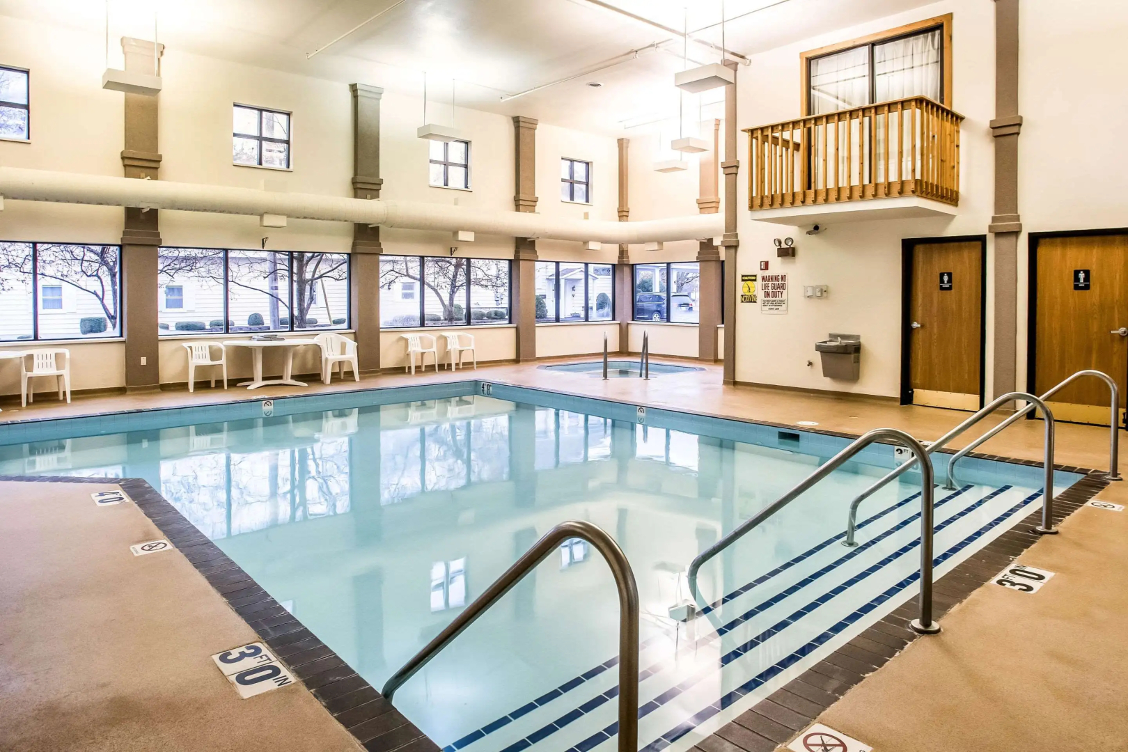 Econo Lodge Inn & Suites Oconto