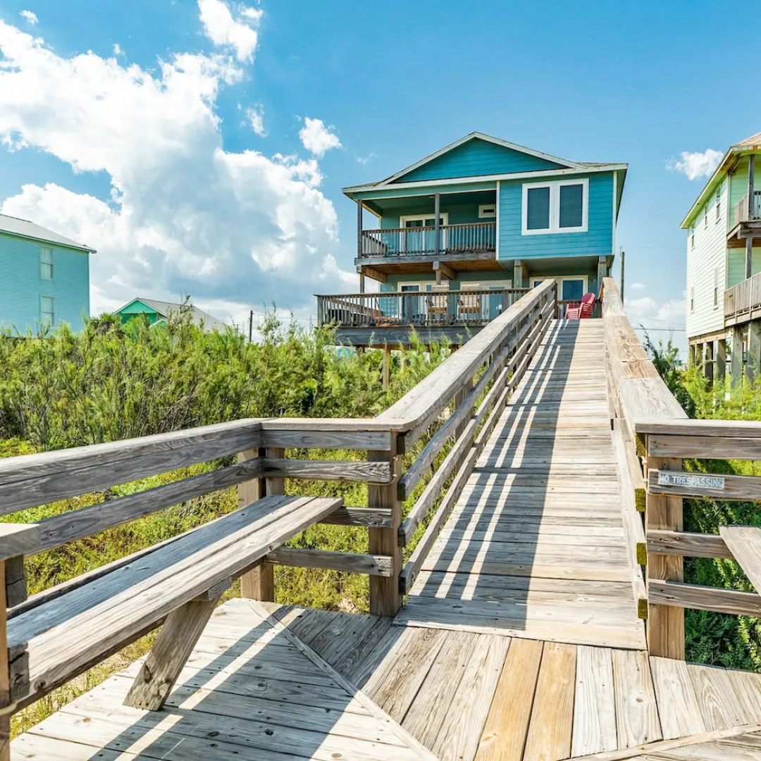 Superb Home With Private Walkover Unobstructed Views