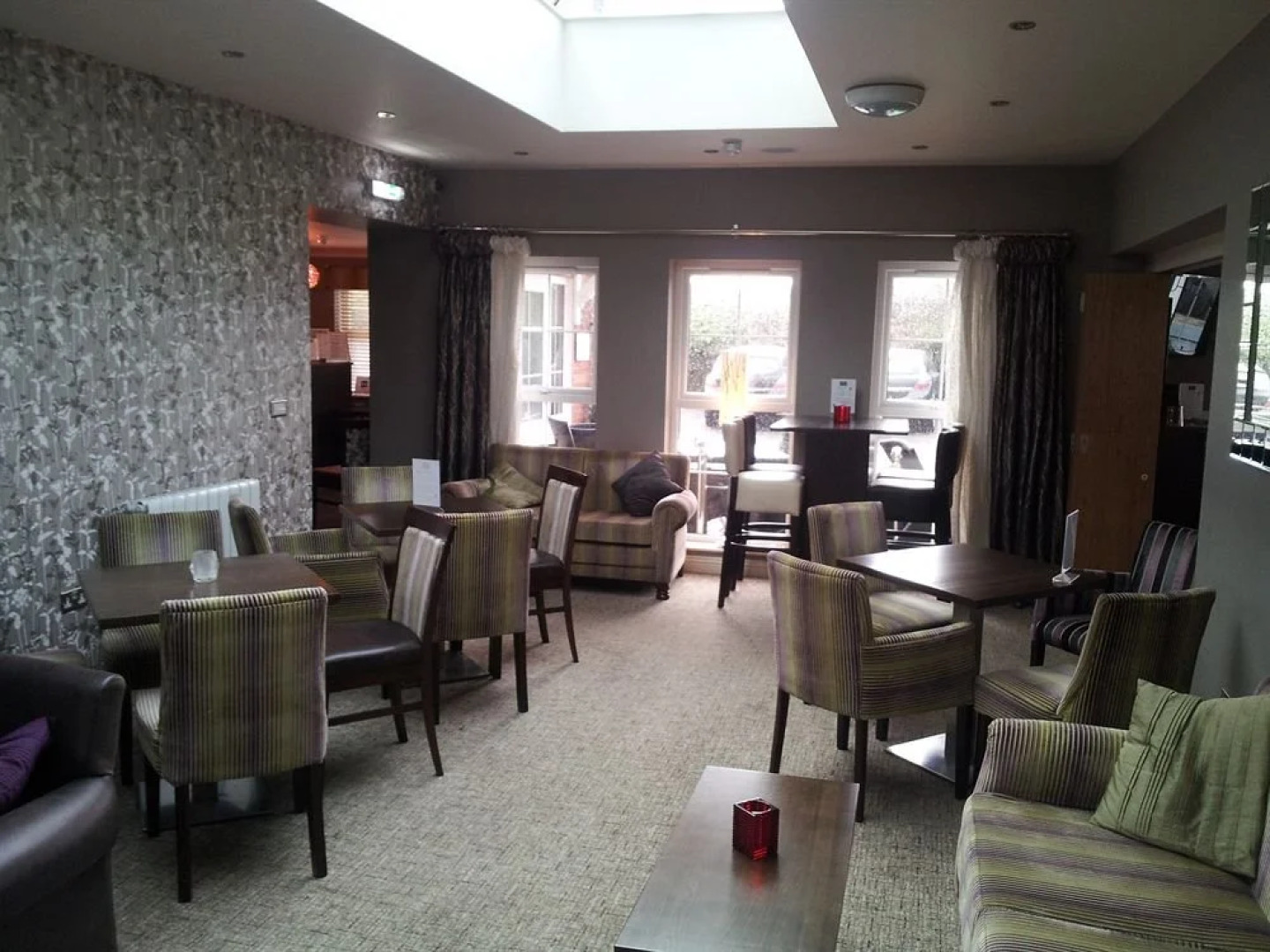 Отель The Avenue