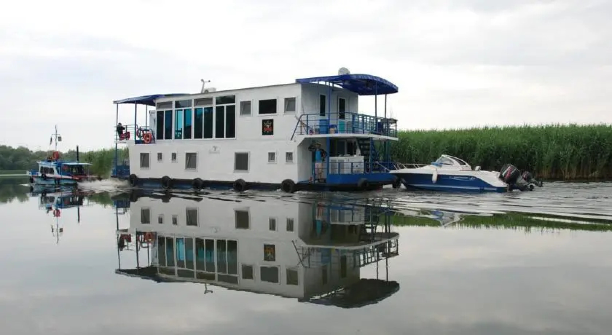 Hotel Plutitor Sitarul