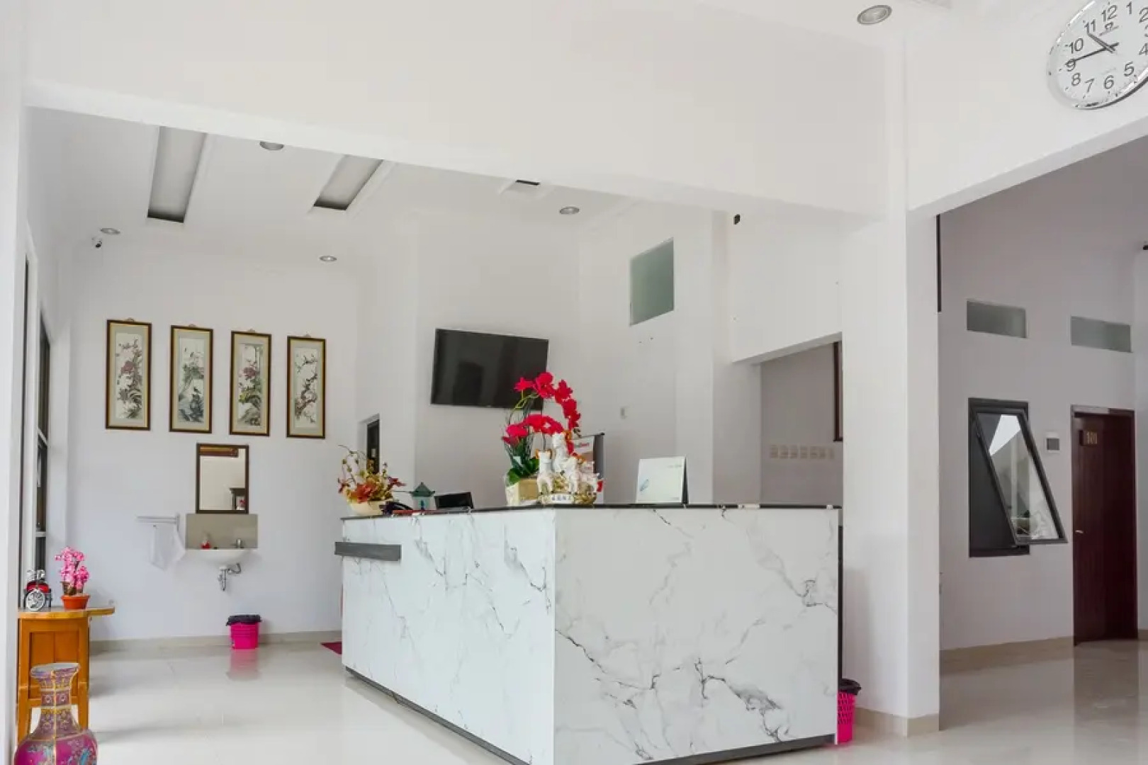 RedDoorz near Jawa Timur Park 3