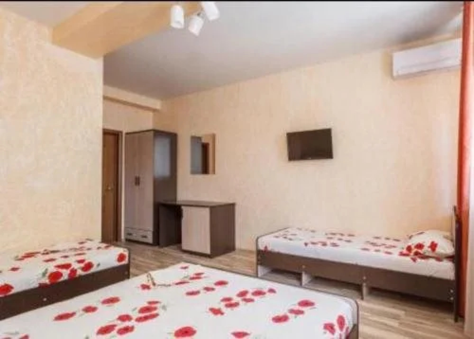 Hotel Tri Bogatyrya
