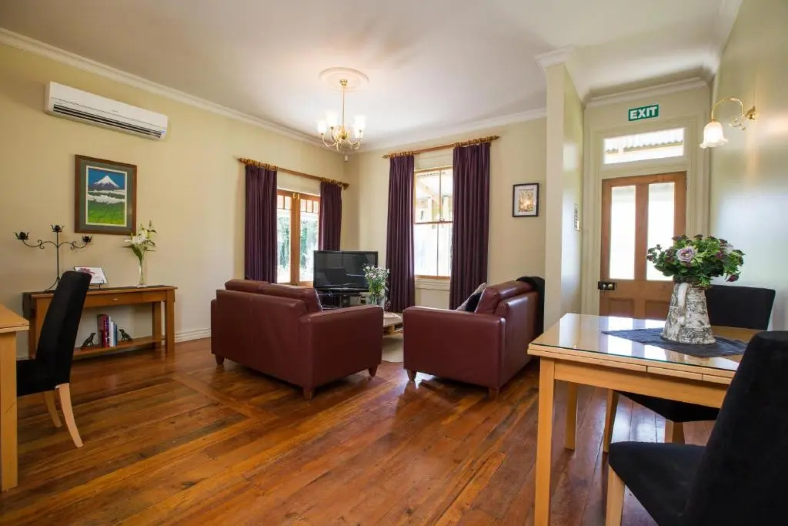 Tairoa Lodge & Cottage